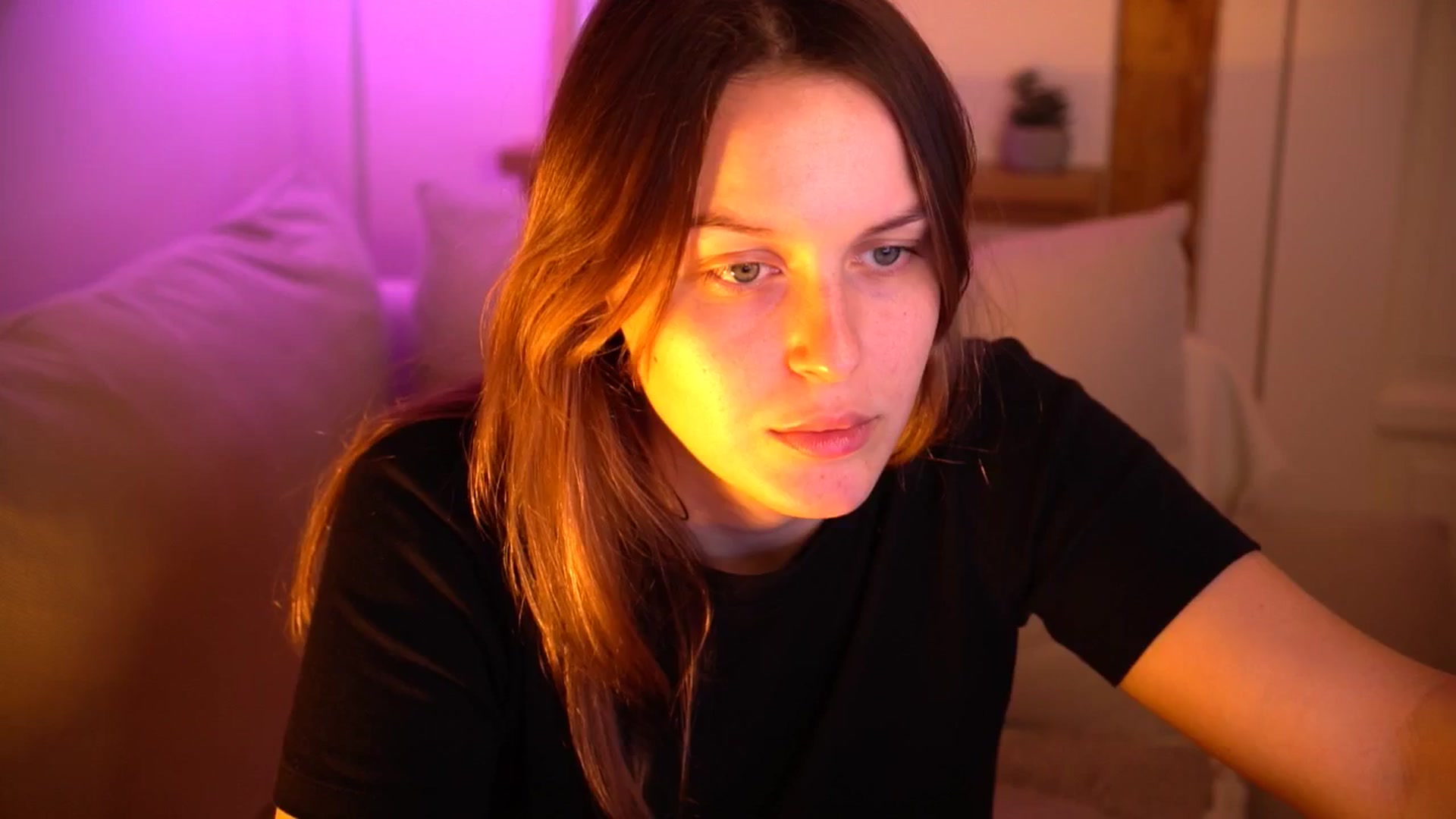 Gallery image thumbnail from sweetpulse_'s myfreecams stream on, 11/18/2024, 10:24 image 11 of 20