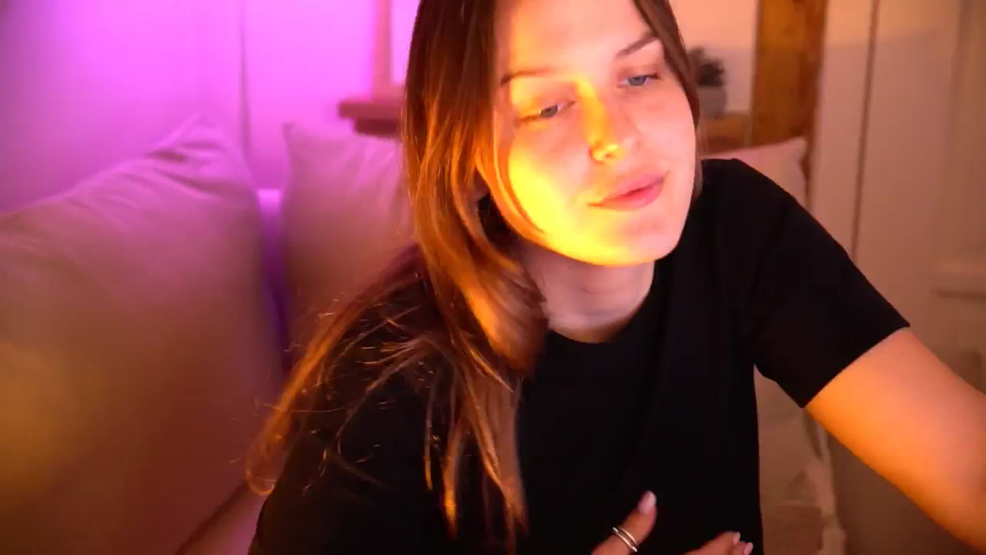 Gallery image thumbnail from sweetpulse_'s myfreecams stream on, 11/18/2024, 10:24 image 10 of 20