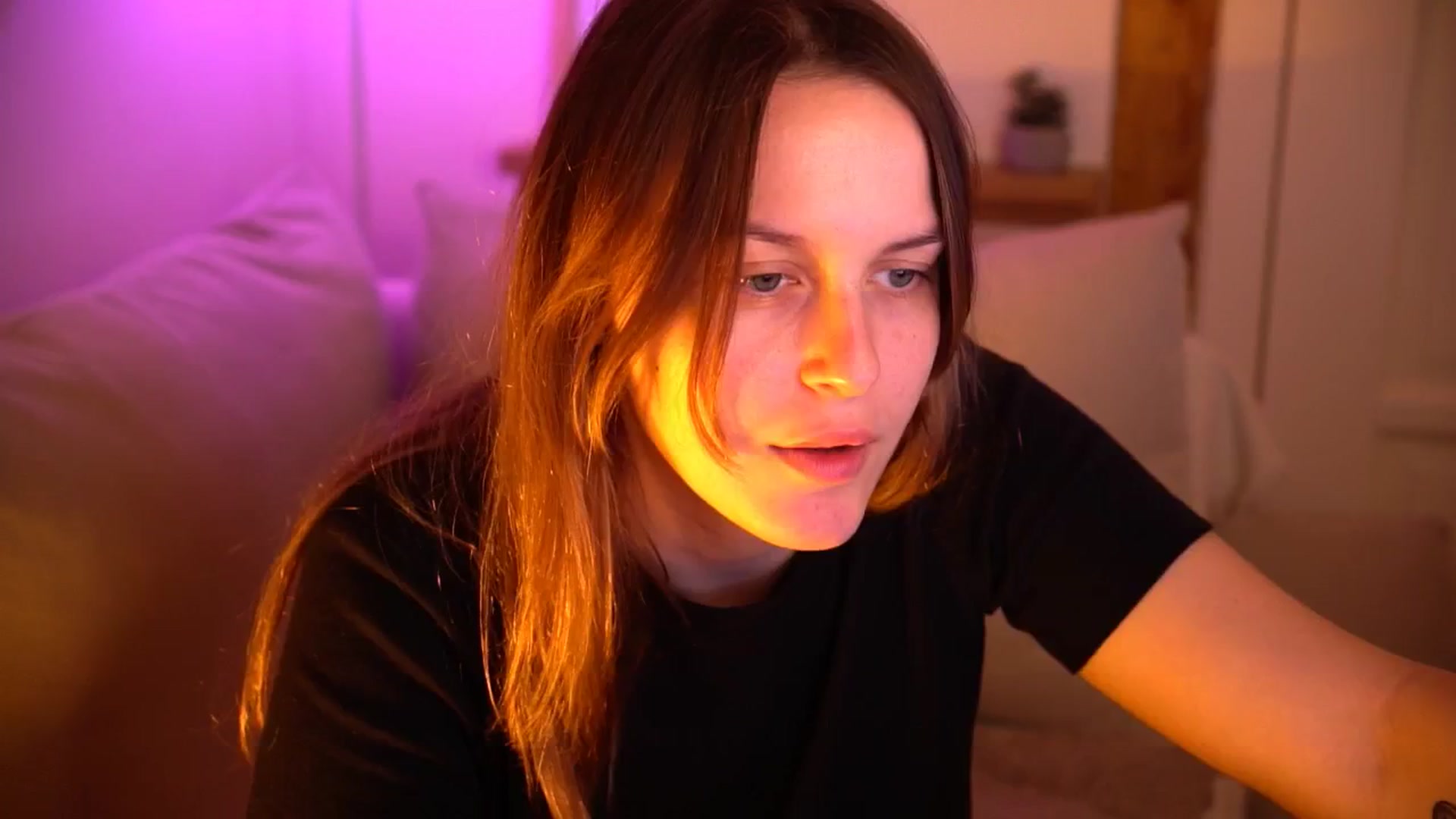 Gallery image thumbnail from sweetpulse_'s myfreecams stream on, 11/18/2024, 10:24 image 15 of 20