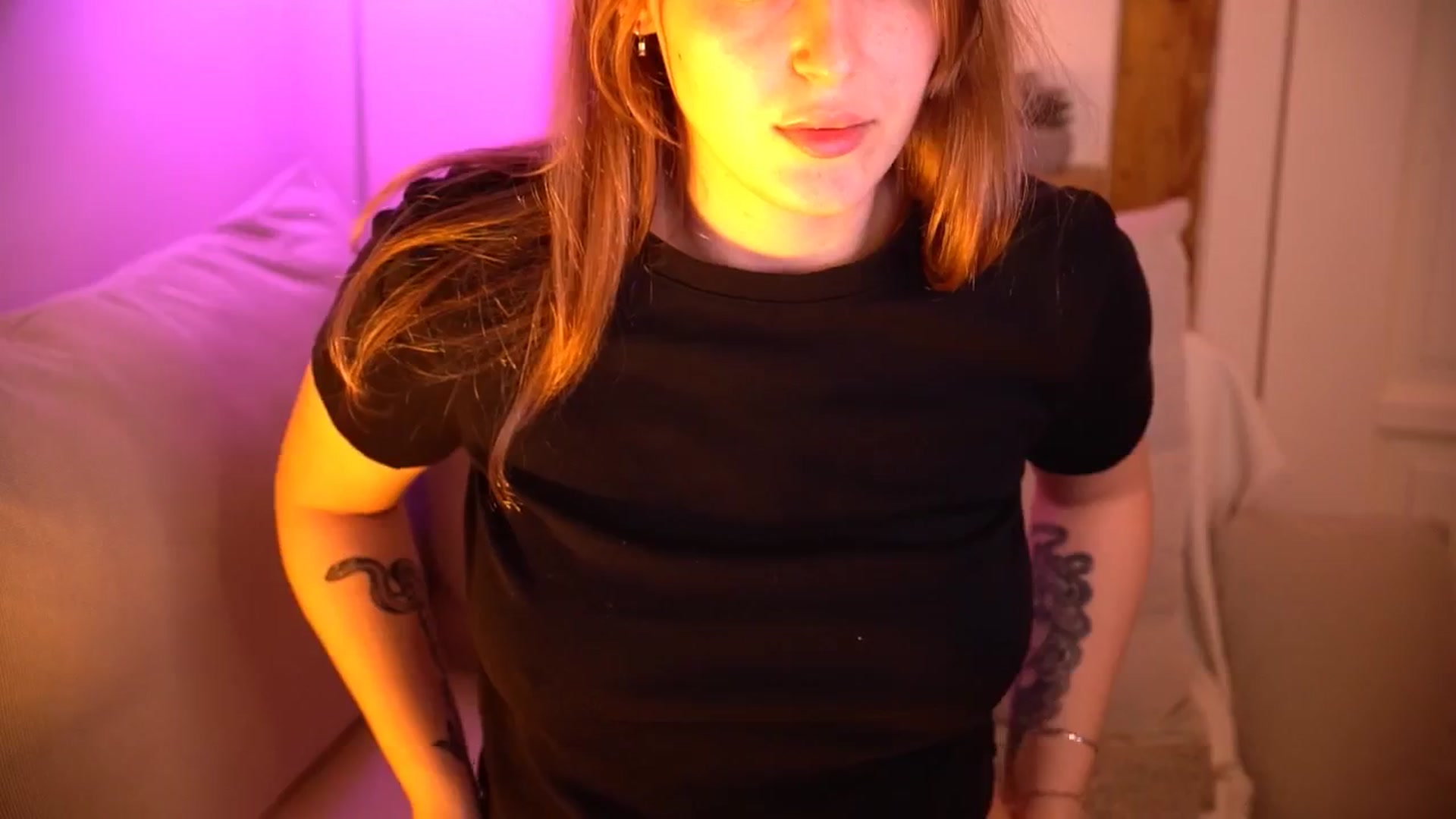 Gallery image thumbnail from sweetpulse_'s myfreecams stream on, 11/18/2024, 10:24 image 20 of 20