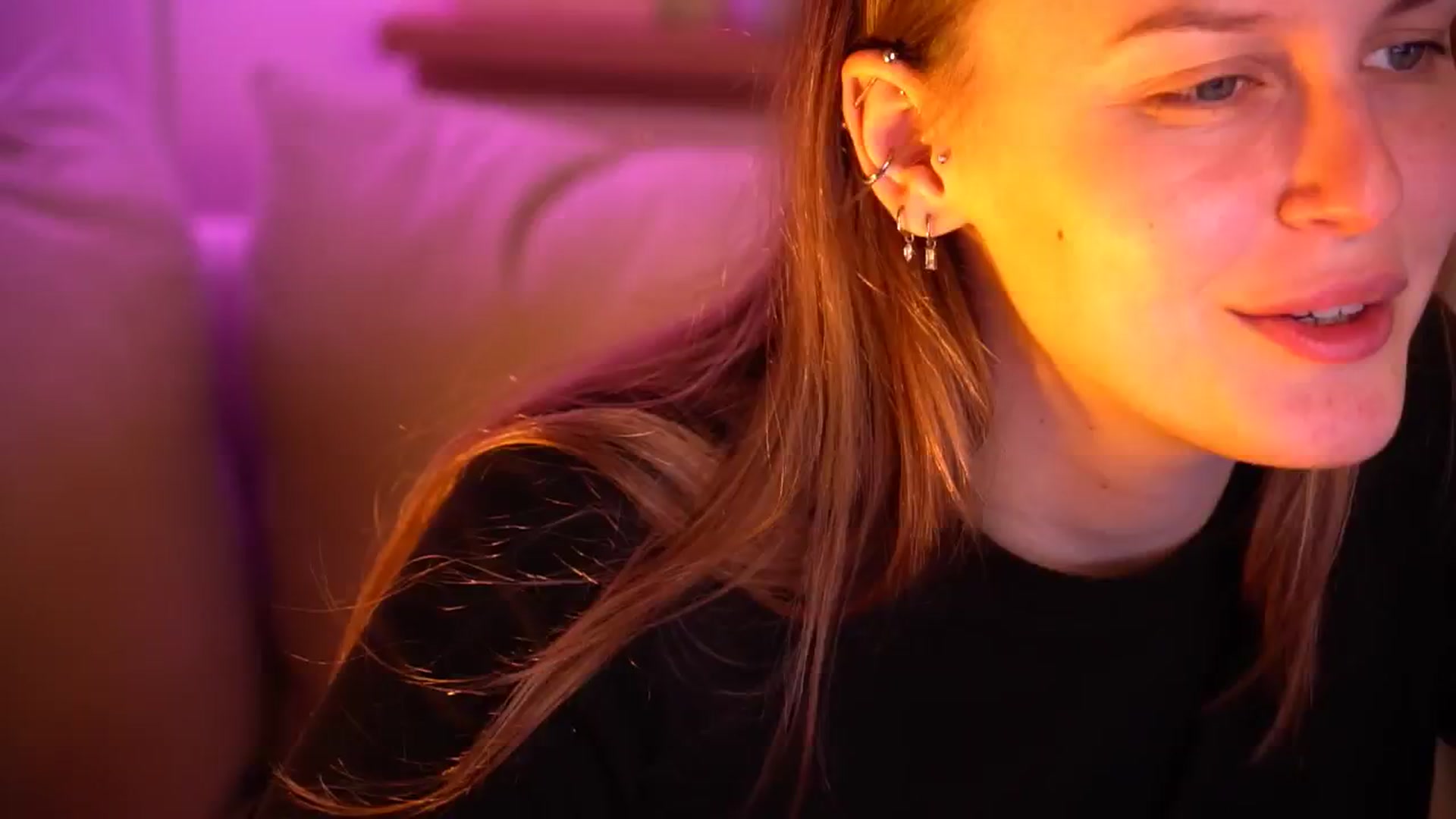 Gallery image thumbnail from sweetpulse_'s myfreecams stream on, 11/18/2024, 10:24 image 9 of 20