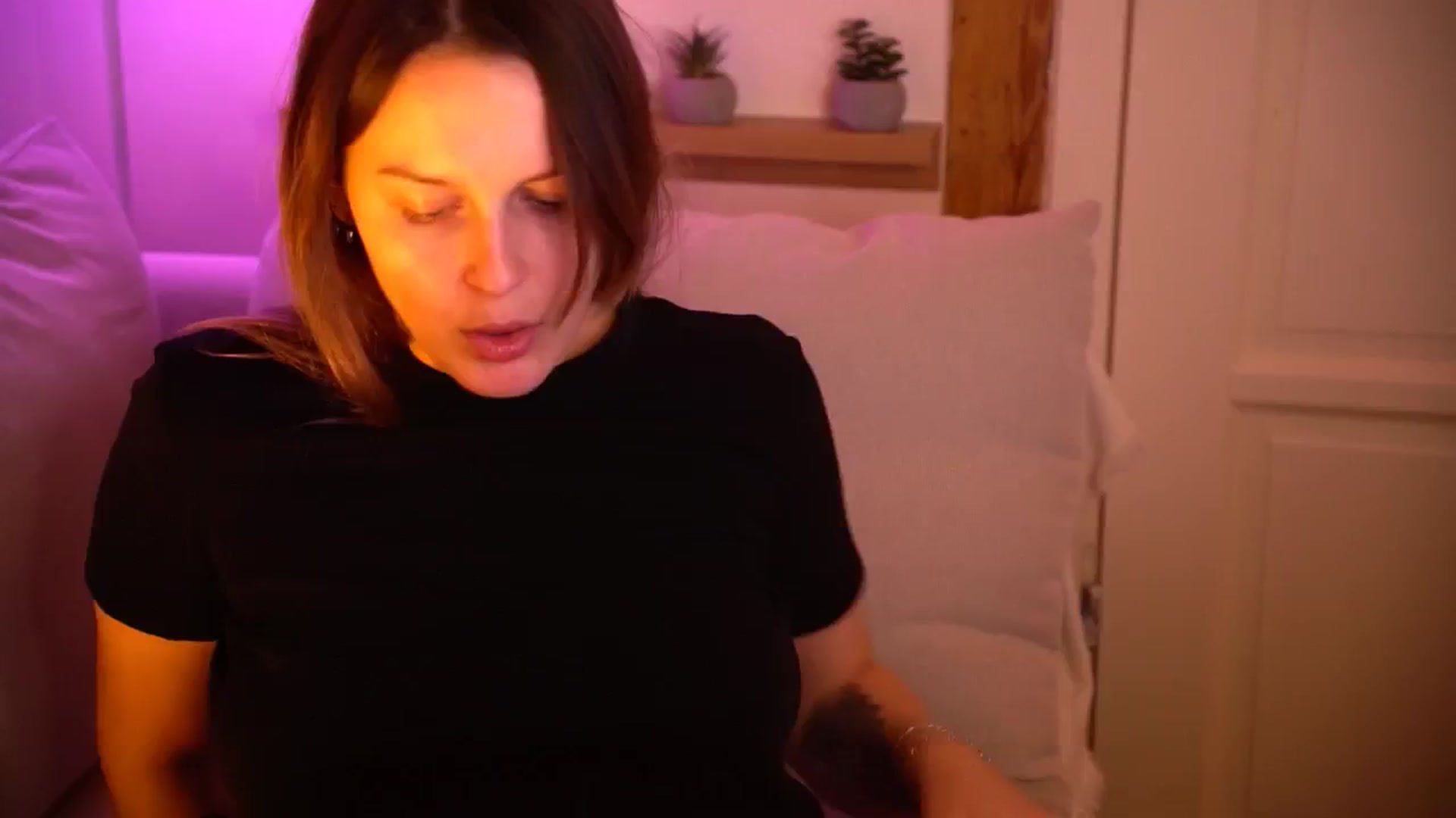 Gallery image thumbnail from sweetpulse_'s myfreecams stream on, 11/18/2024, 11:19 image 12 of 20