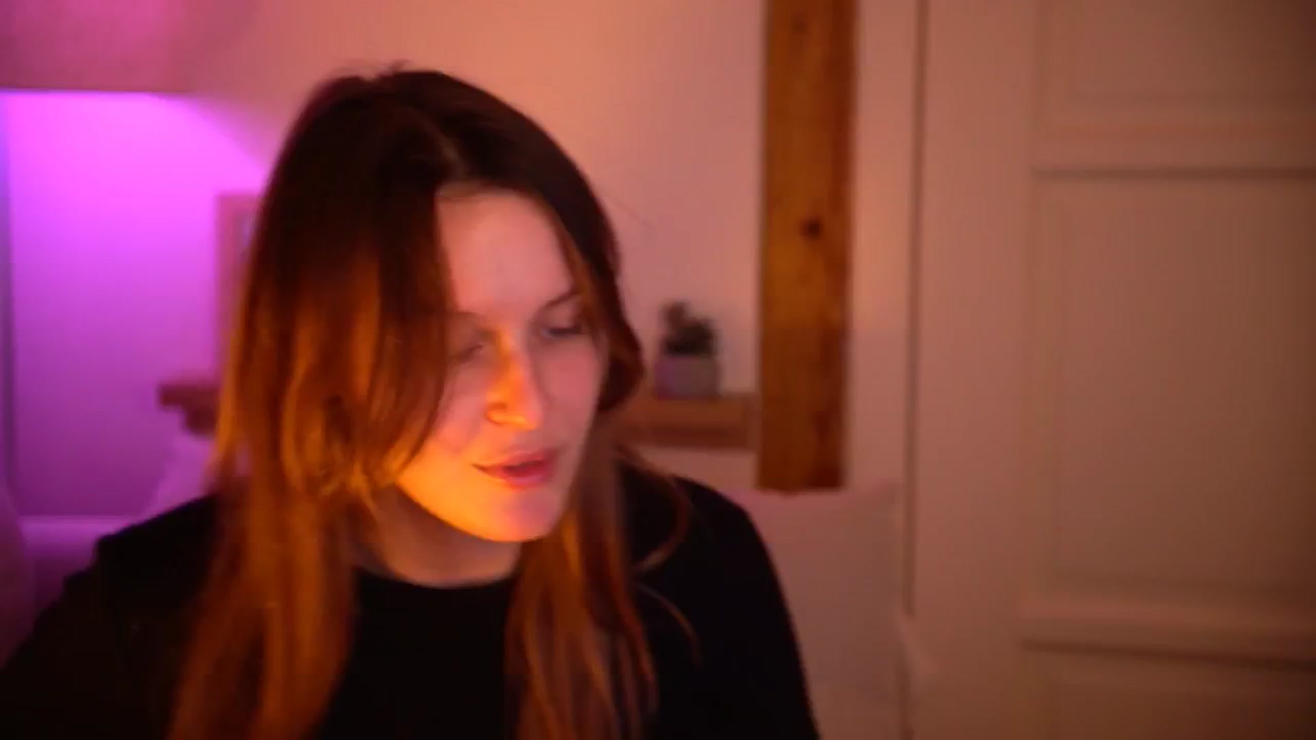 Gallery image thumbnail from sweetpulse_'s myfreecams stream on, 11/18/2024, 11:19 image 4 of 20