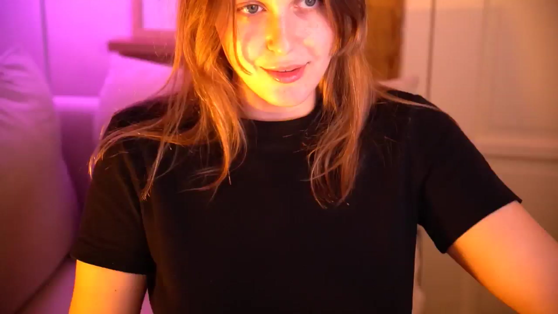 Gallery image thumbnail from sweetpulse_'s myfreecams stream on, 11/18/2024, 11:19 image 8 of 20