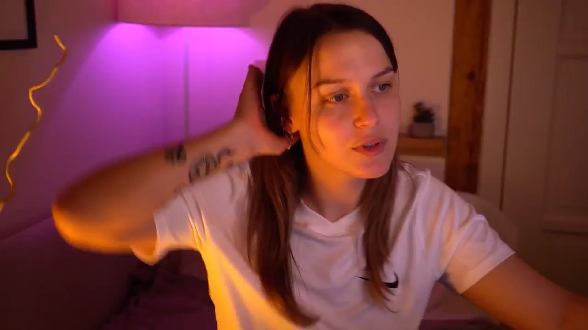 Gallery image thumbnail from sweetpulse_'s myfreecams stream on, 11/18/2024, 13:45 image 6 of 20