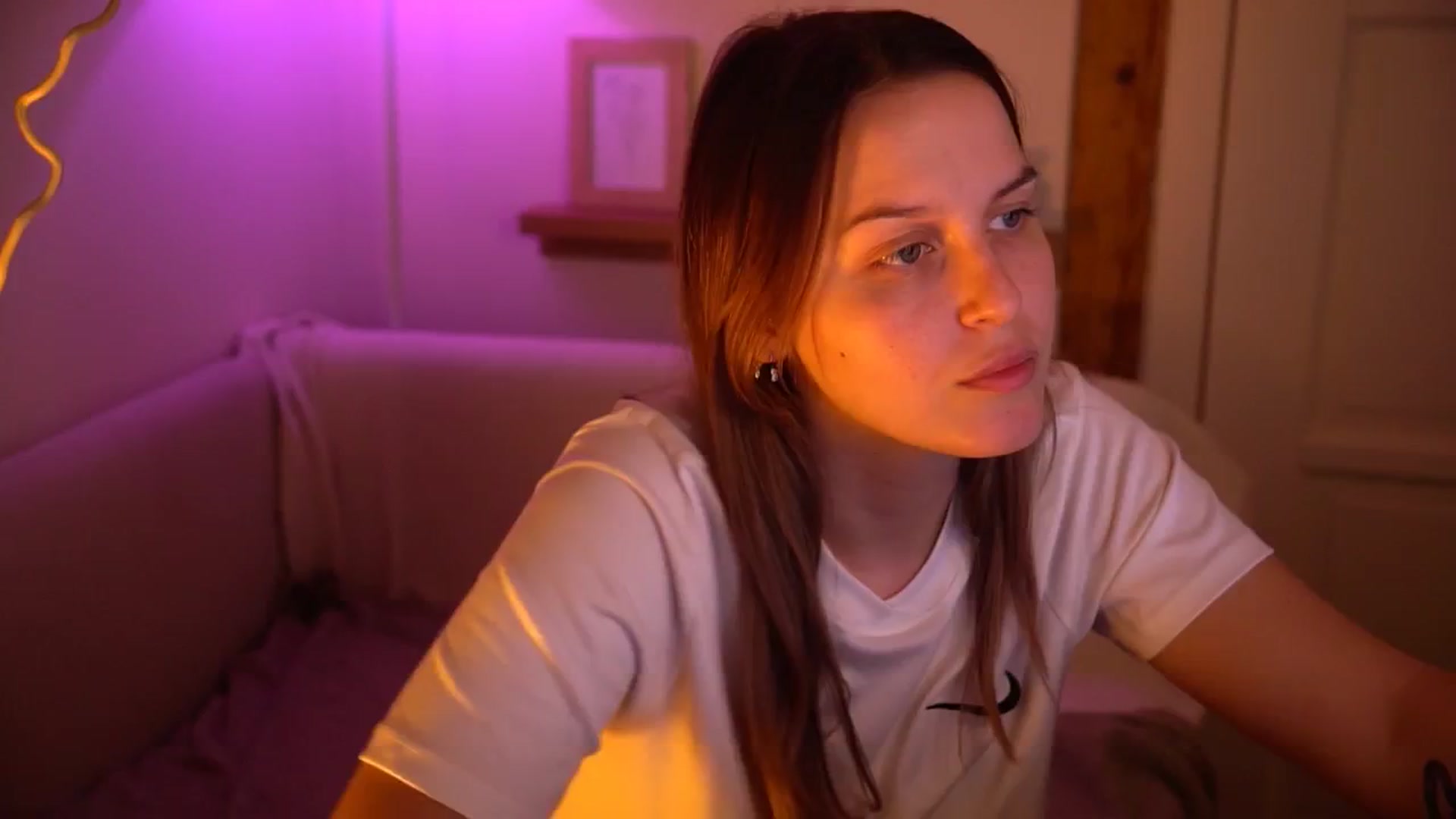 Gallery image thumbnail from sweetpulse_'s myfreecams stream on, 11/18/2024, 14:22 image 1 of 20