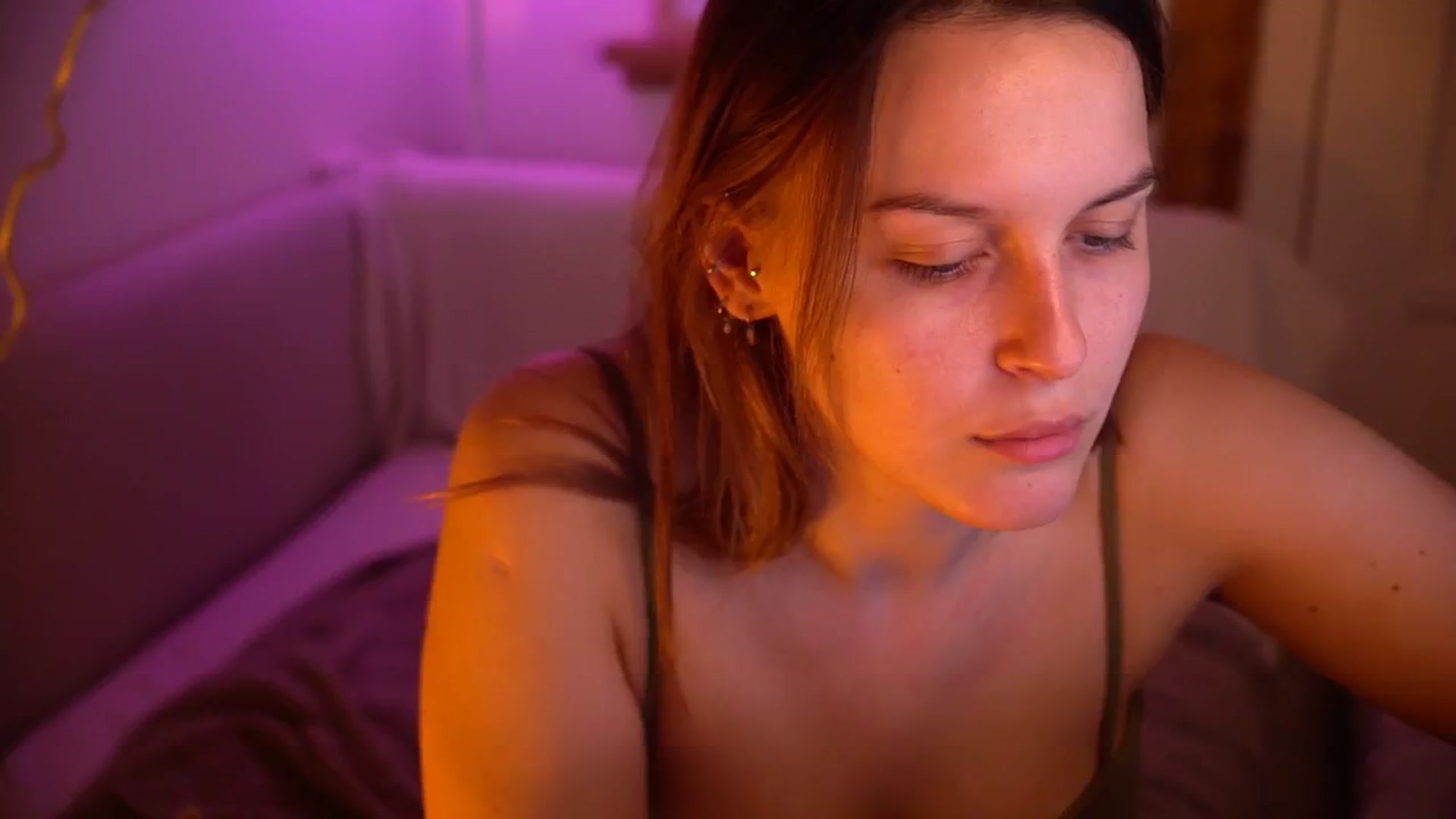Gallery image thumbnail from sweetpulse_'s myfreecams stream on, 11/19/2024, 11:28 image 15 of 20