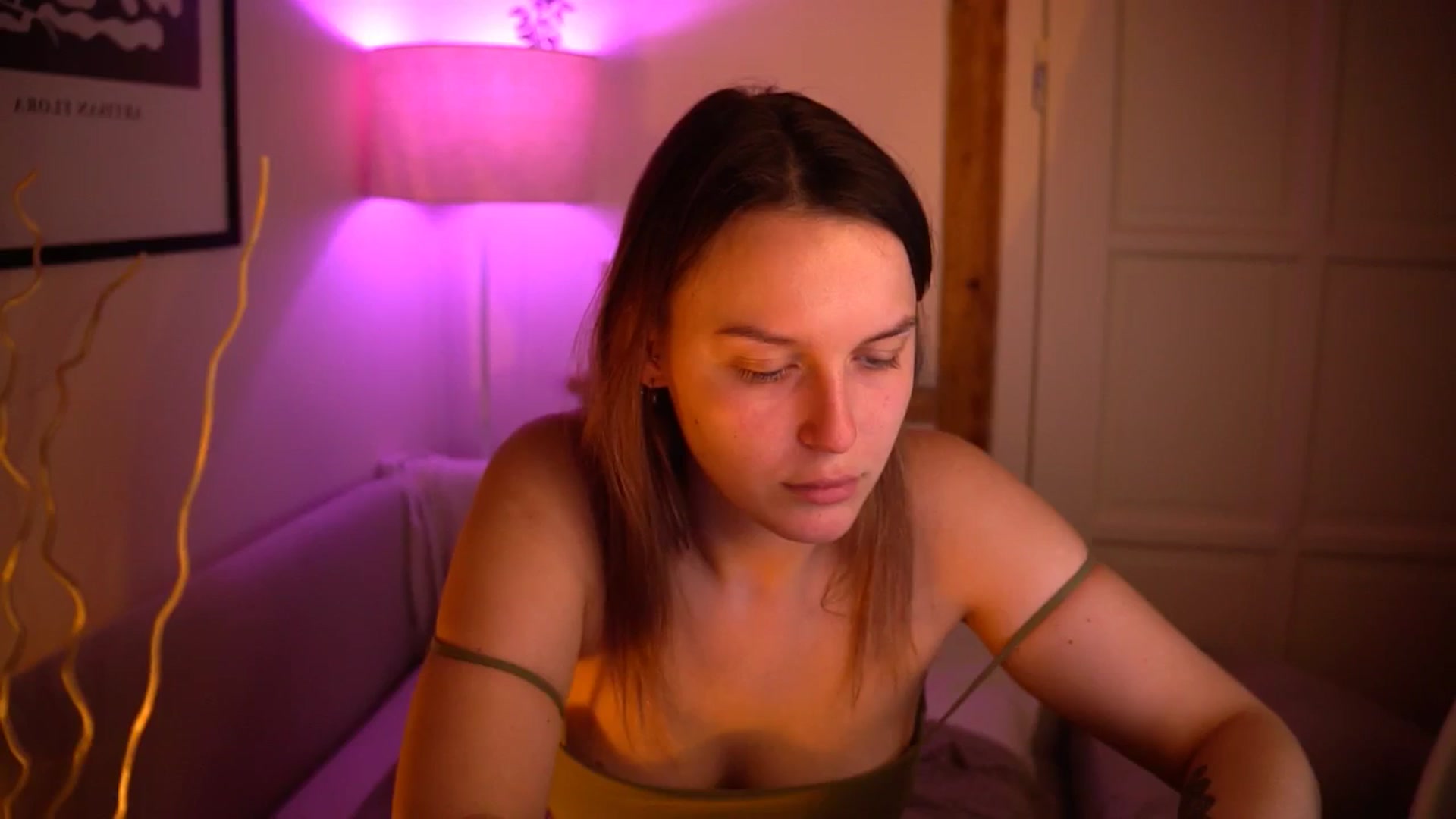Gallery image thumbnail from sweetpulse_'s myfreecams stream on, 11/19/2024, 12:08 image 9 of 20