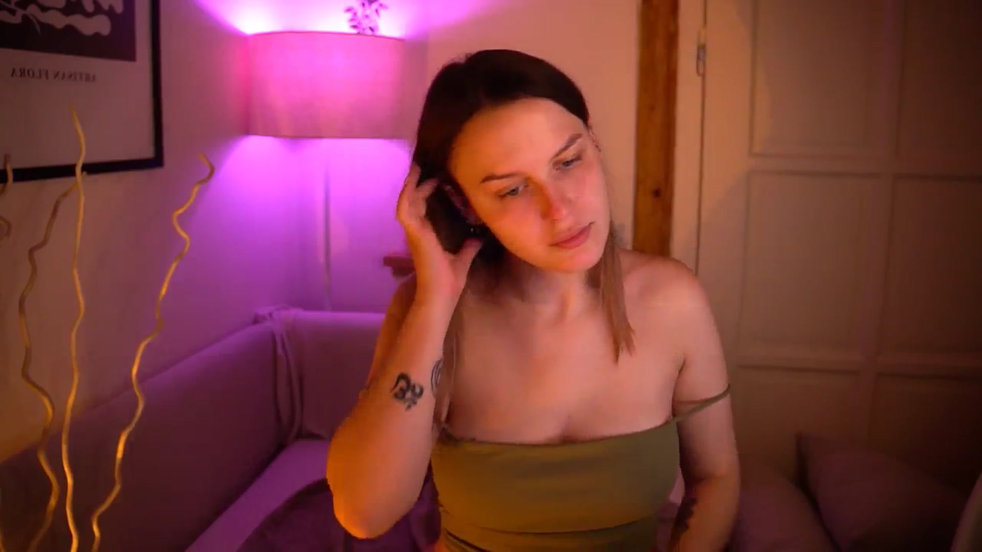 Gallery image thumbnail from sweetpulse_'s myfreecams stream on, 11/19/2024, 12:08 image 8 of 20