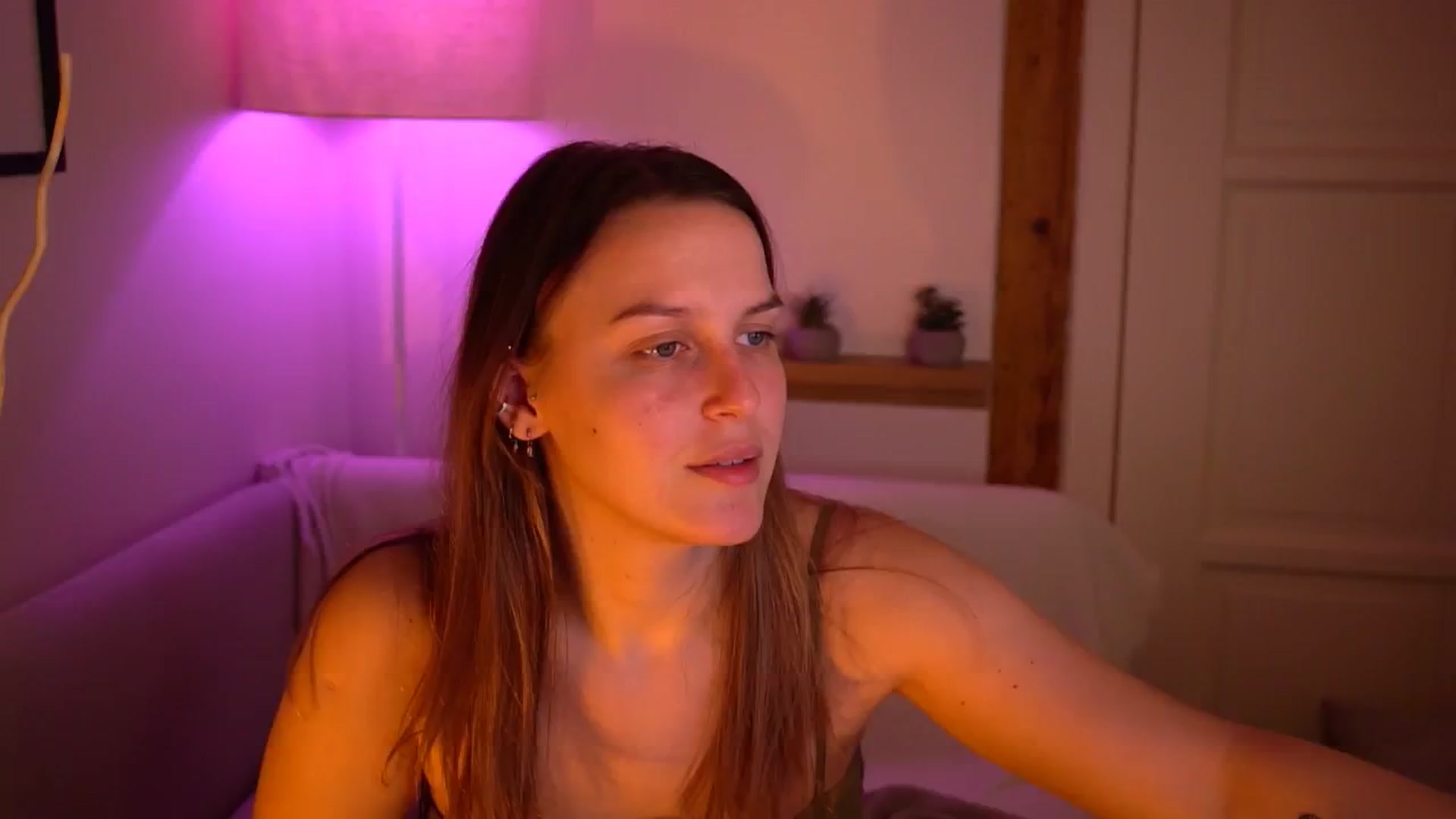 Gallery image thumbnail from sweetpulse_'s myfreecams stream on, 11/19/2024, 12:36 image 7 of 20