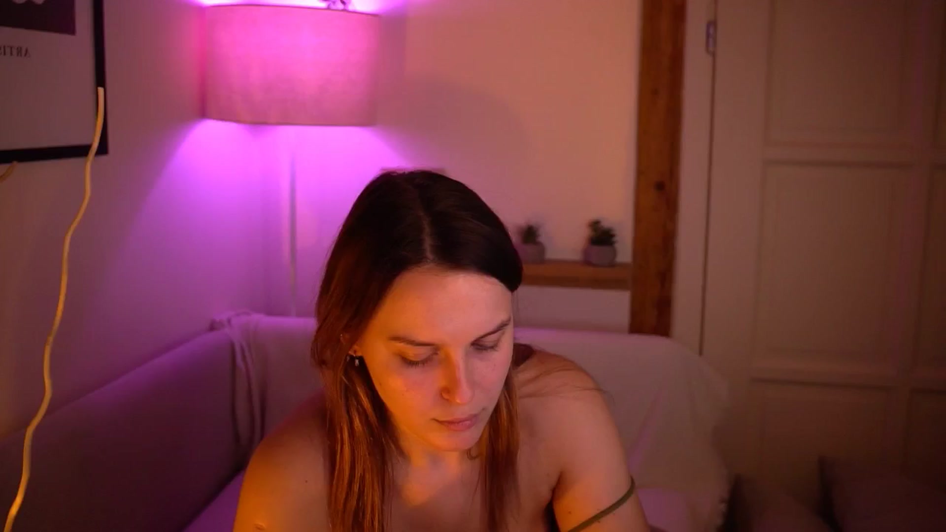 Gallery image thumbnail from sweetpulse_'s myfreecams stream on, 11/19/2024, 12:36 image 15 of 20