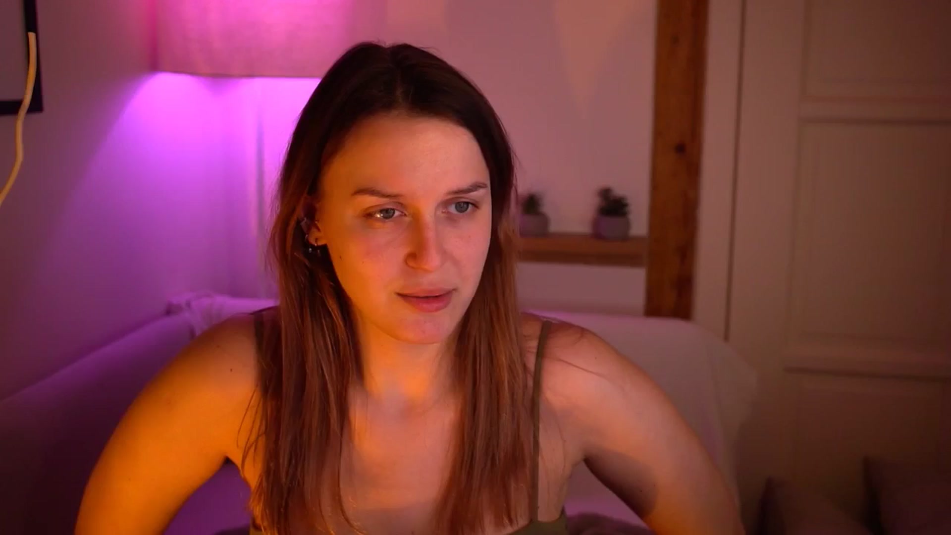 Gallery image thumbnail from sweetpulse_'s myfreecams stream on, 11/19/2024, 12:36 image 8 of 20