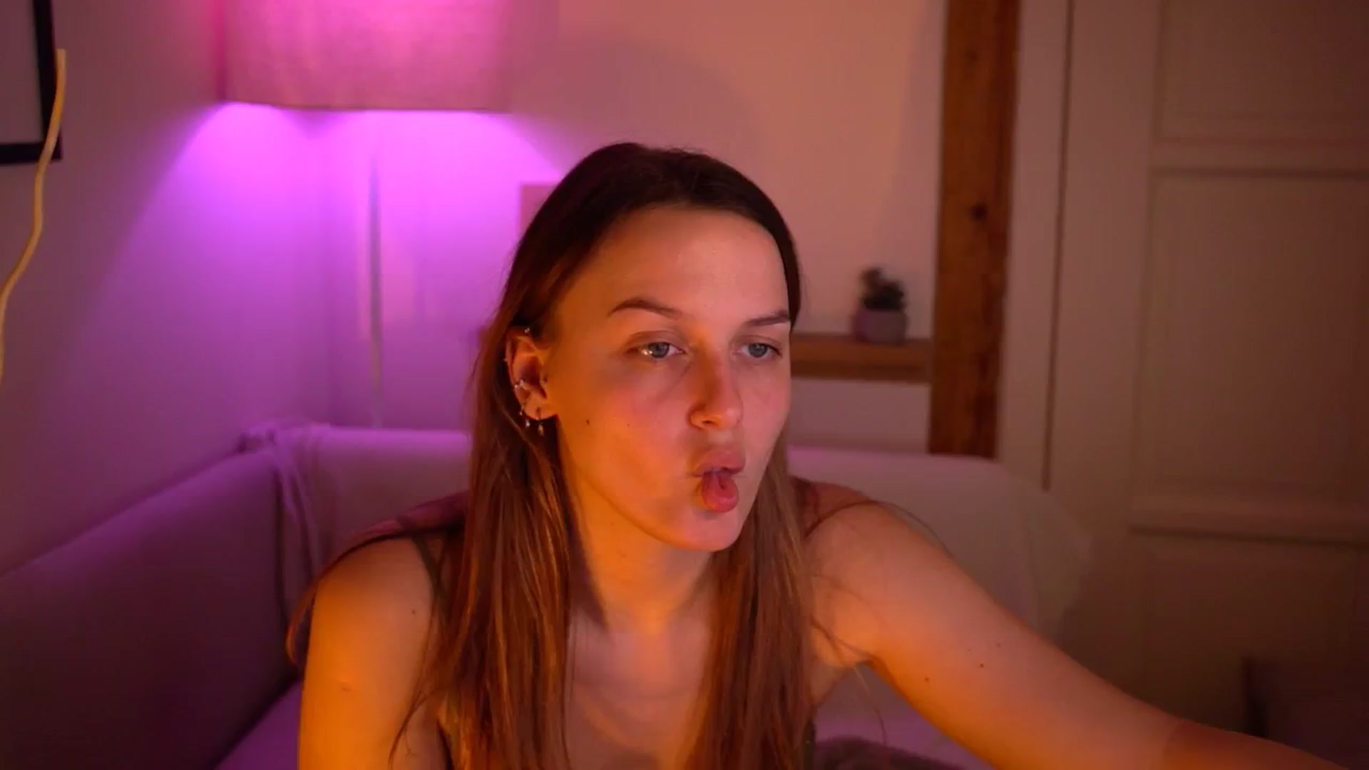 Gallery image thumbnail from sweetpulse_'s myfreecams stream on, 11/19/2024, 12:36 image 5 of 20