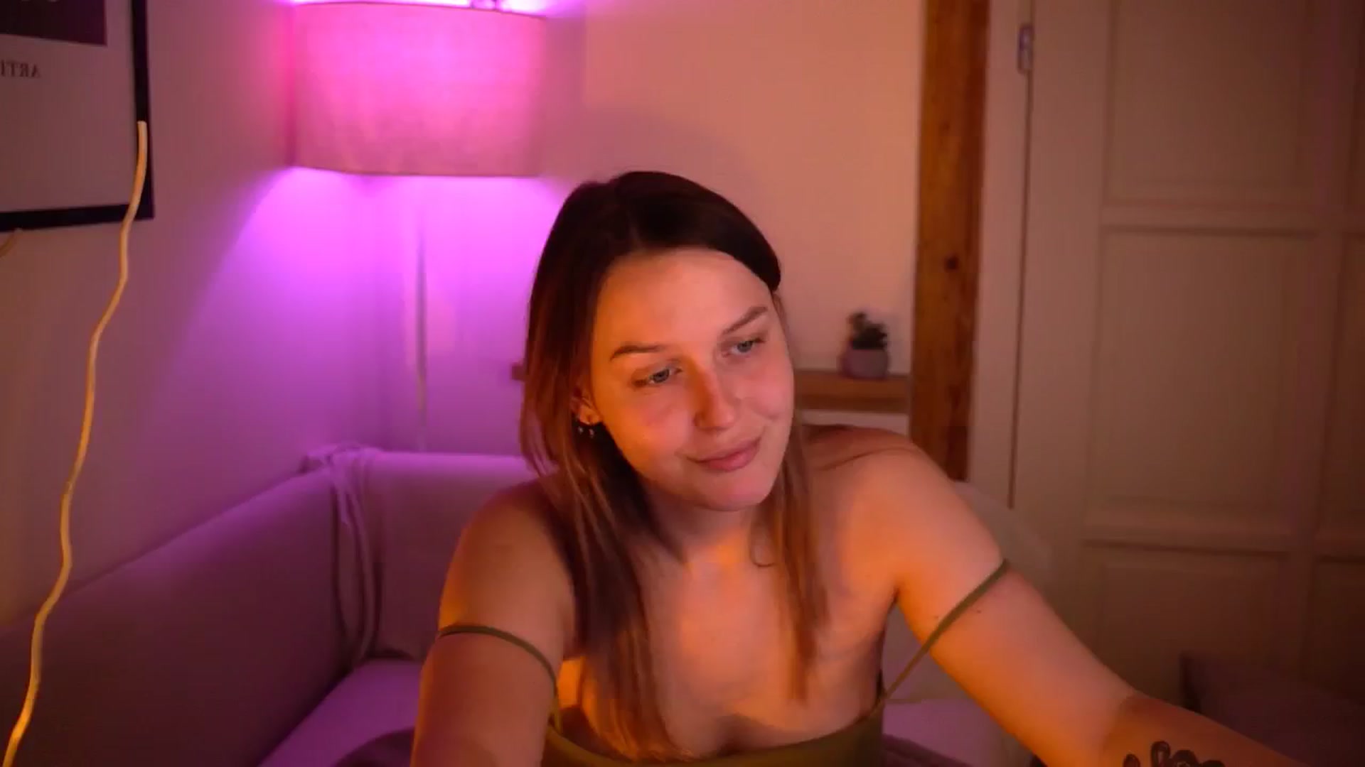 Gallery image thumbnail from sweetpulse_'s myfreecams stream on, 11/19/2024, 12:36 image 16 of 20
