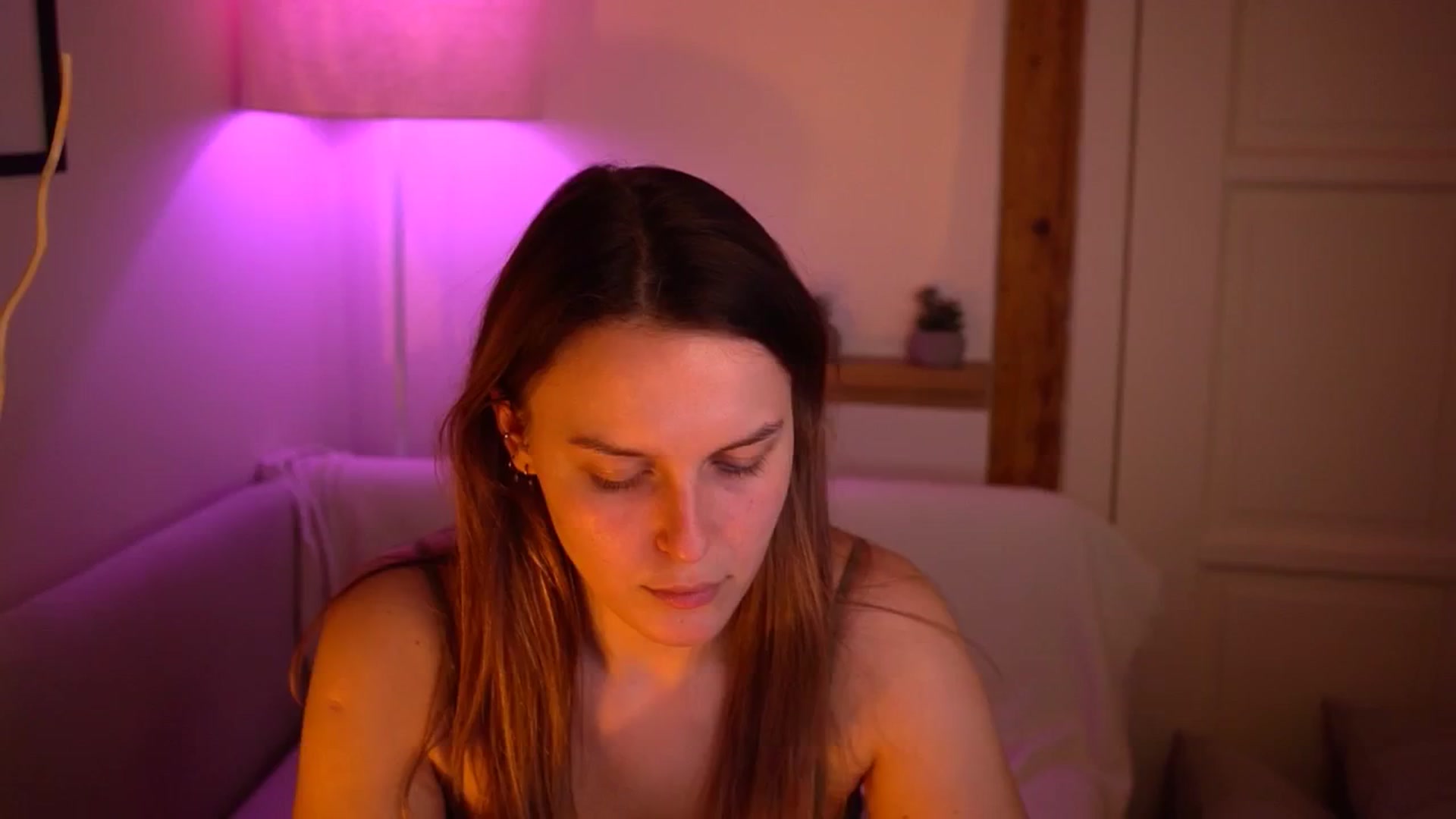 Gallery image thumbnail from sweetpulse_'s myfreecams stream on, 11/19/2024, 12:36 image 6 of 20