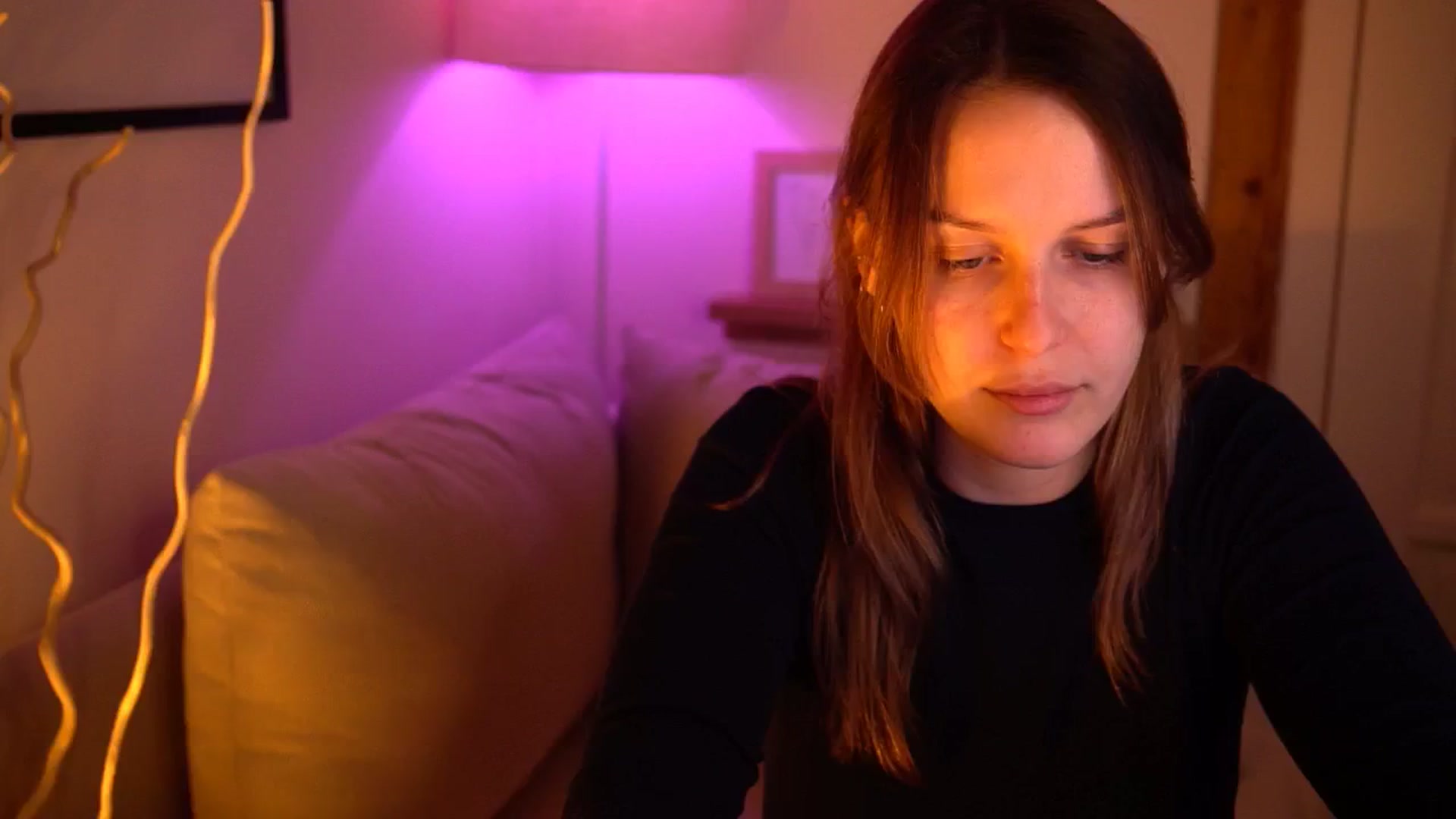 Gallery image thumbnail from sweetpulse_'s myfreecams stream on, 11/21/2024, 10:36 image 17 of 20