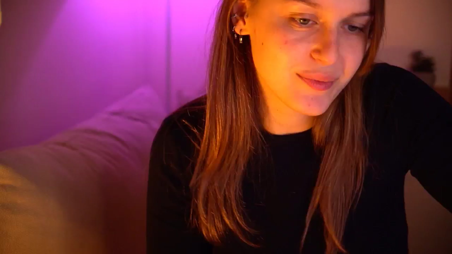 Gallery image thumbnail from sweetpulse_'s myfreecams stream on, 11/21/2024, 10:36 image 15 of 20