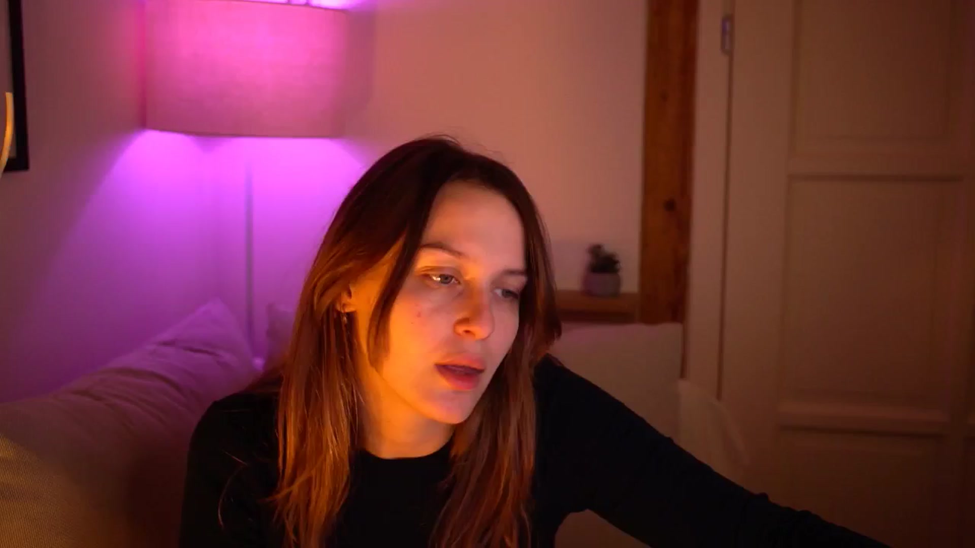 Gallery image thumbnail from sweetpulse_'s myfreecams stream on, 11/21/2024, 10:36 image 10 of 20