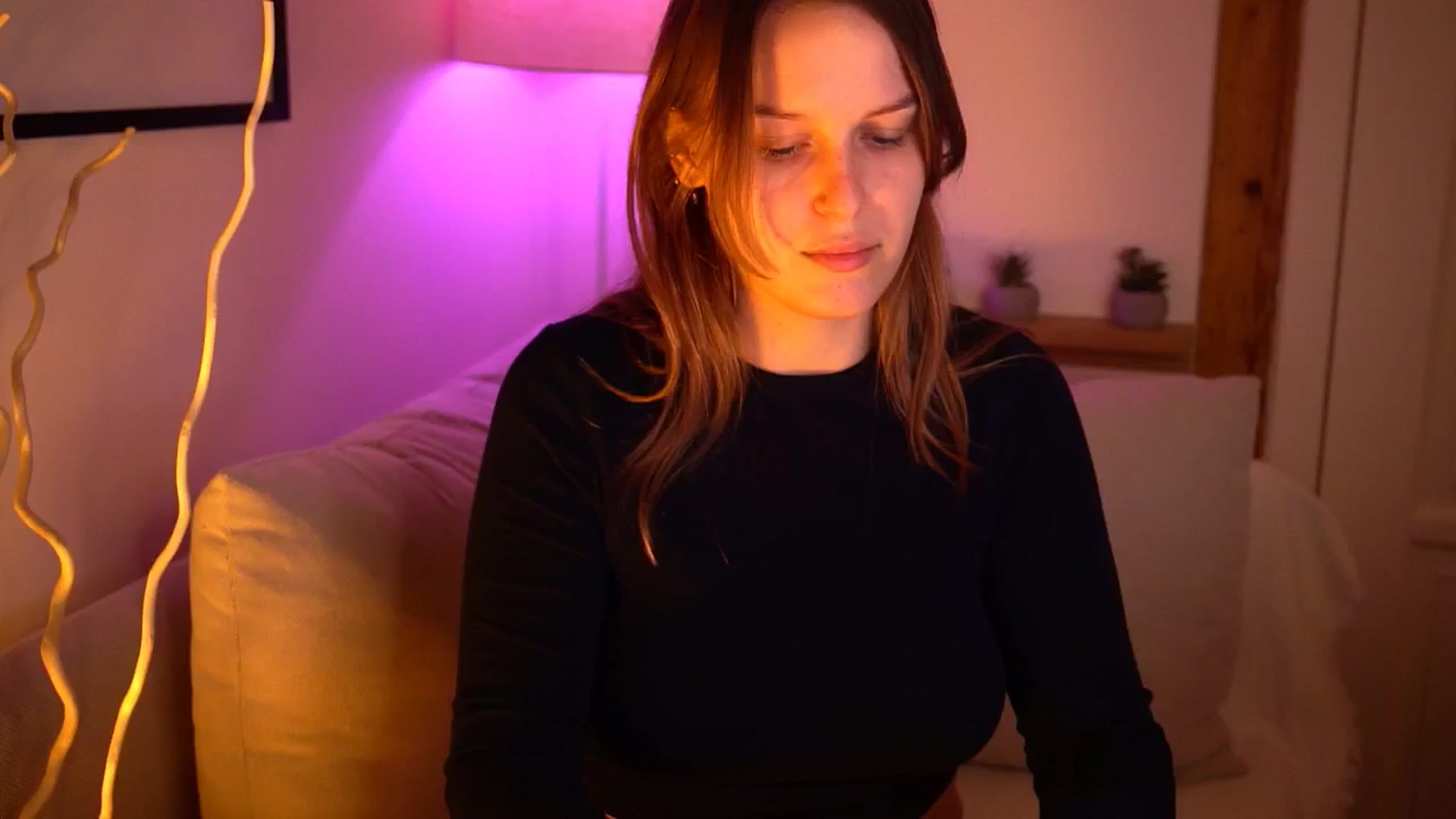 Gallery image thumbnail from sweetpulse_'s myfreecams stream on, 11/21/2024, 10:36 image 16 of 20