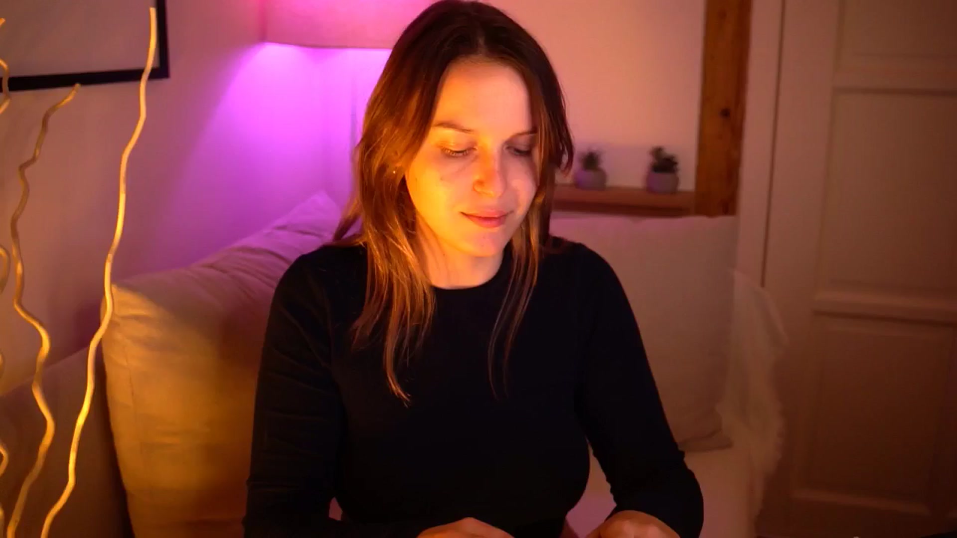 Gallery image thumbnail from sweetpulse_'s myfreecams stream on, 11/21/2024, 10:36 image 6 of 20
