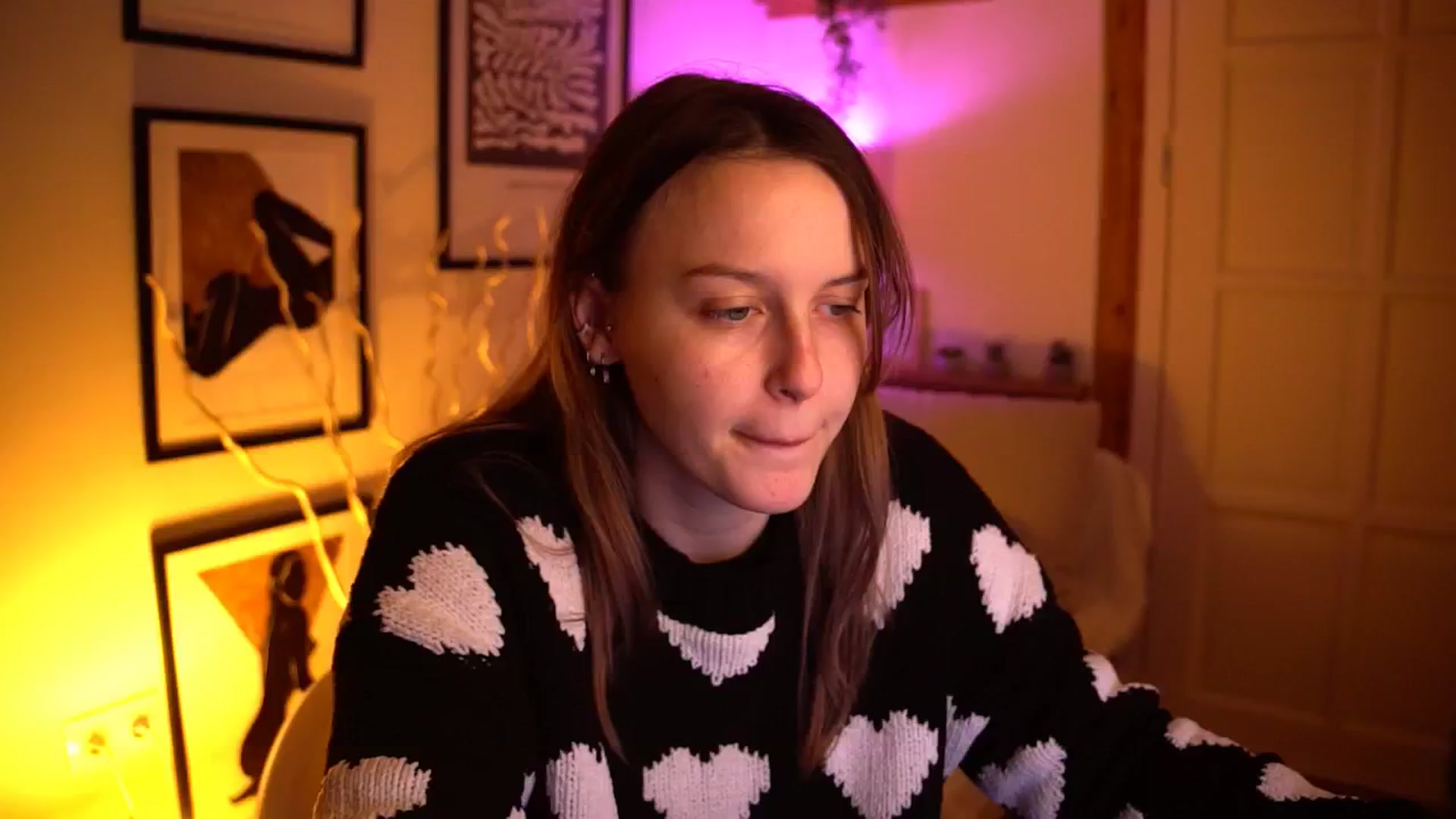 Gallery image thumbnail from sweetpulse_'s myfreecams stream on, 11/21/2024, 10:36 image 2 of 20
