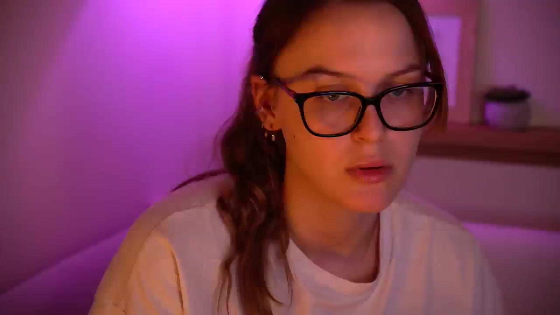 Gallery image thumbnail from sweetpulse_'s myfreecams stream on, 11/23/2024, 10:20 image 13 of 20