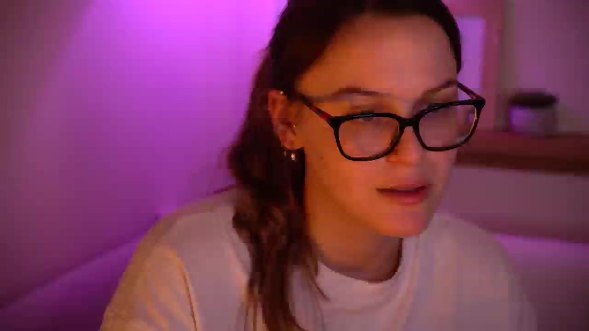 Gallery image thumbnail from sweetpulse_'s myfreecams stream on, 11/23/2024, 10:20 image 16 of 20