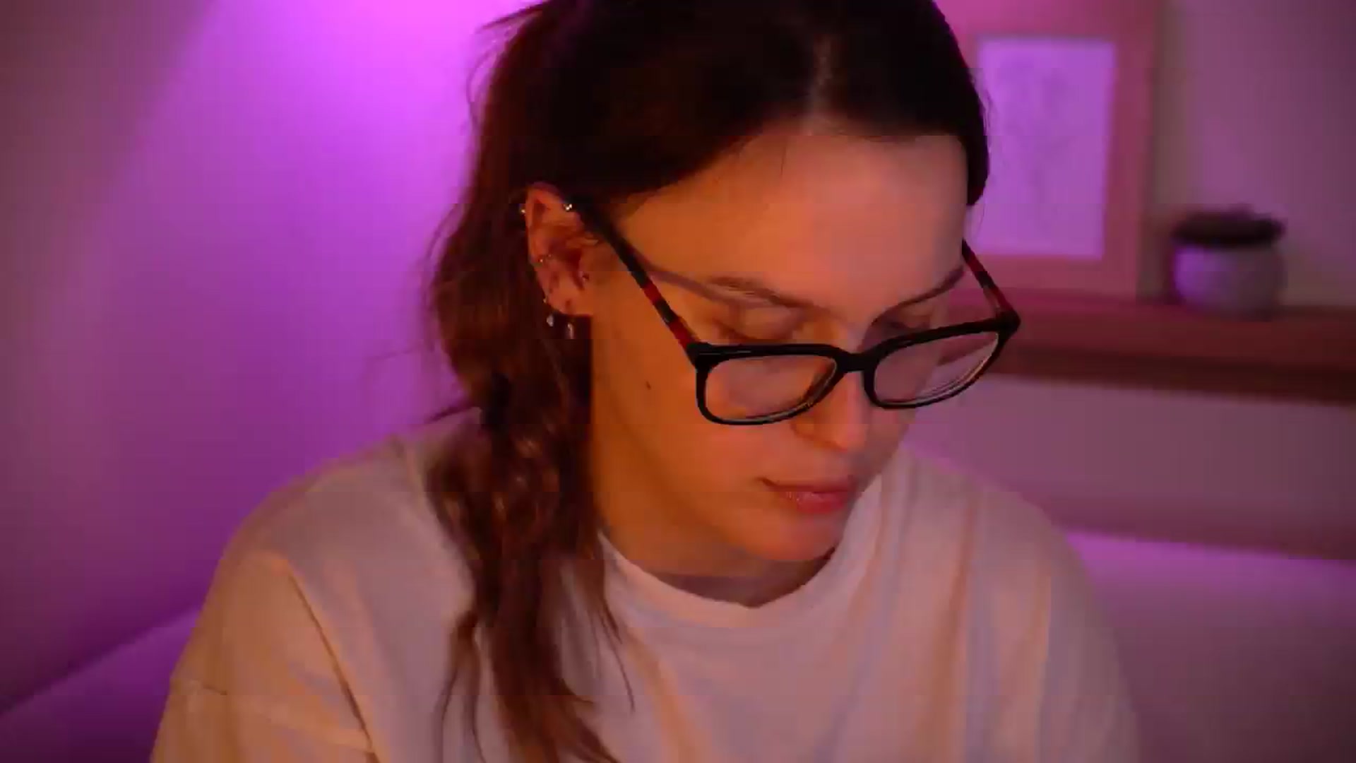 Gallery image thumbnail from sweetpulse_'s myfreecams stream on, 11/23/2024, 10:20 image 12 of 20