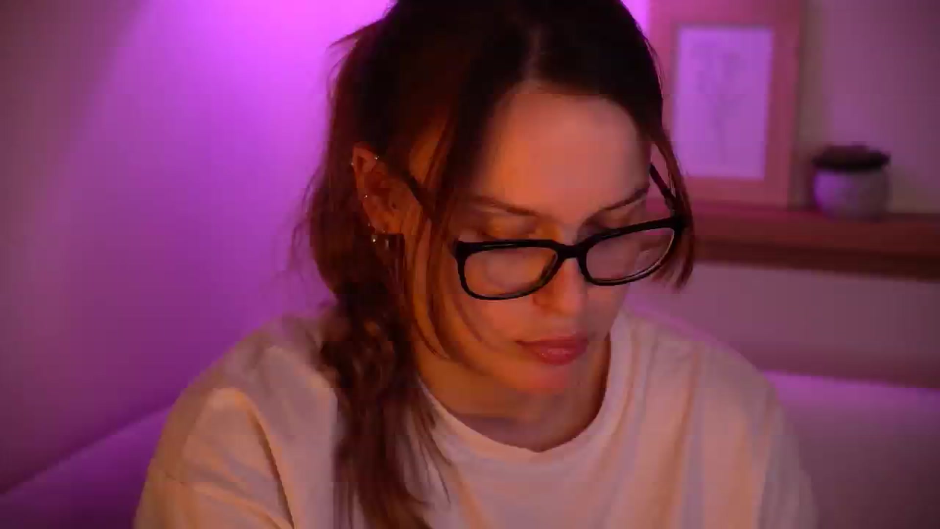 Gallery image thumbnail from sweetpulse_'s myfreecams stream on, 11/23/2024, 10:20 image 10 of 20