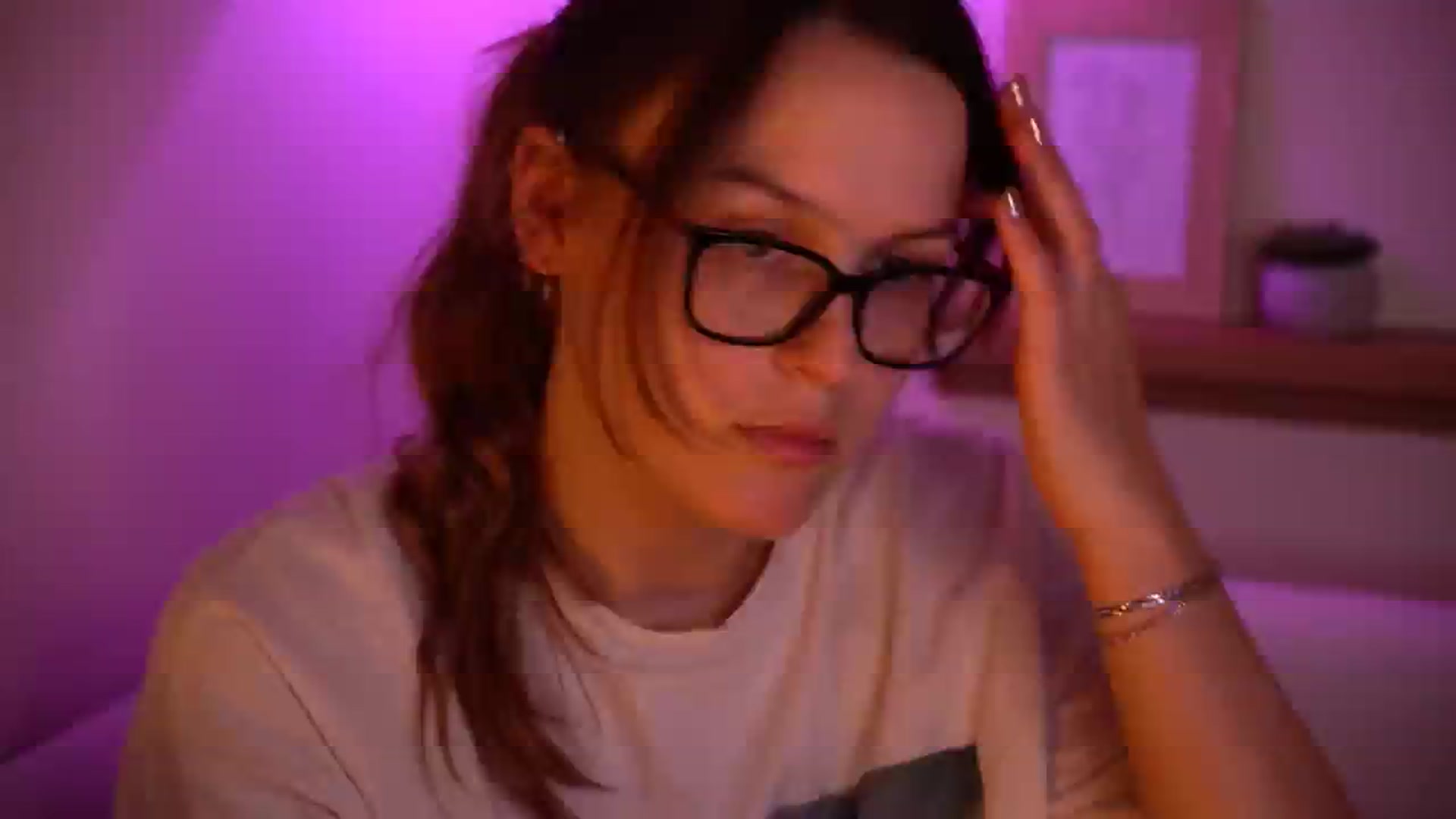 Gallery image thumbnail from sweetpulse_'s myfreecams stream on, 11/23/2024, 10:20 image 9 of 20
