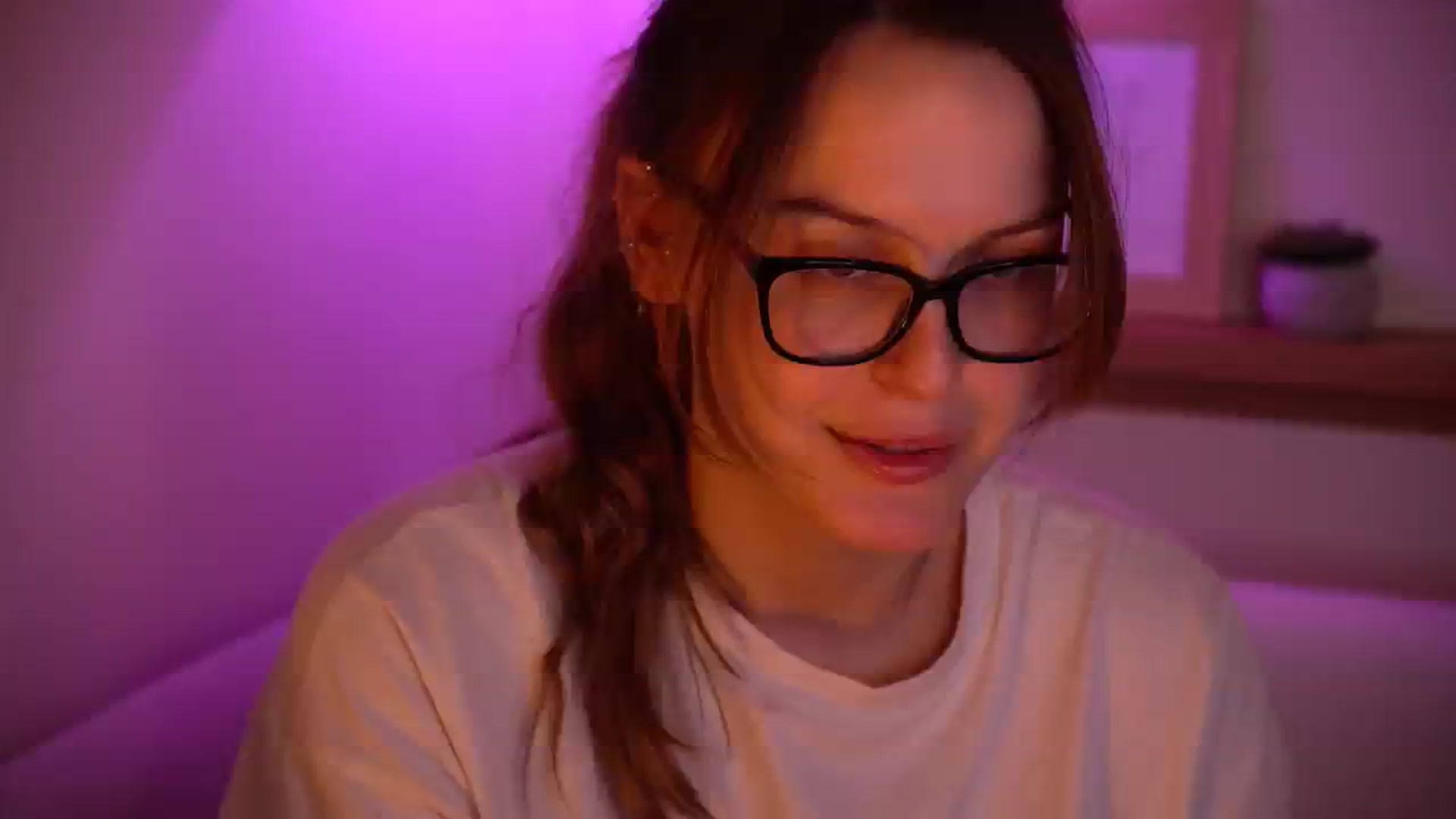 Gallery image thumbnail from sweetpulse_'s myfreecams stream on, 11/23/2024, 10:20 image 8 of 20