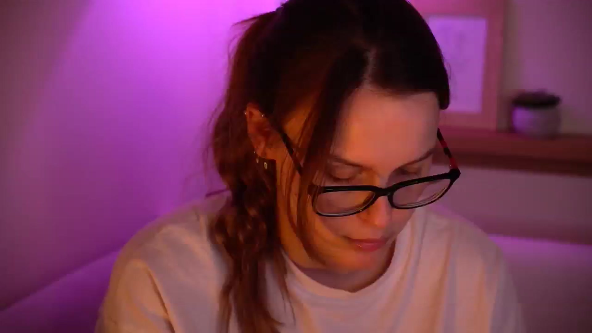 Gallery image thumbnail from sweetpulse_'s myfreecams stream on, 11/23/2024, 10:20 image 11 of 20