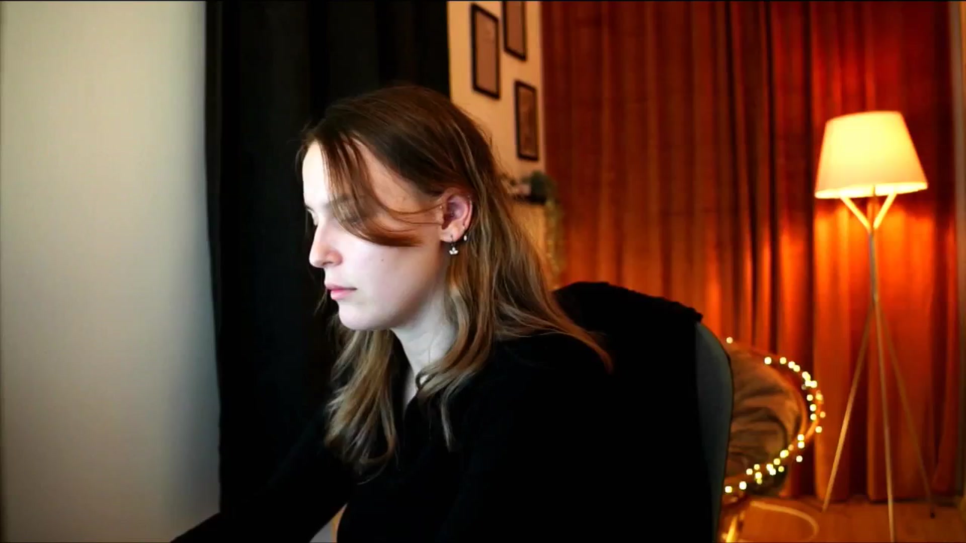 Gallery image thumbnail from sweetpulse_'s myfreecams stream on, 11/24/2024, 19:27 image 12 of 20