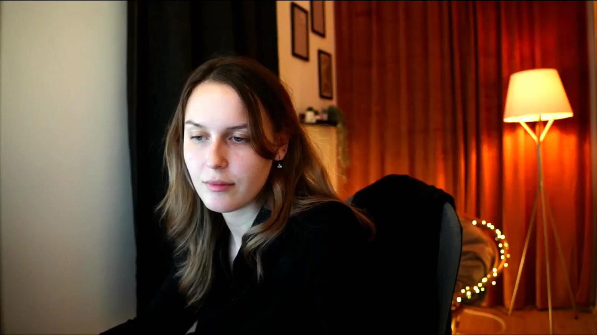Gallery image thumbnail from sweetpulse_'s myfreecams stream on, 11/24/2024, 19:27 image 14 of 20