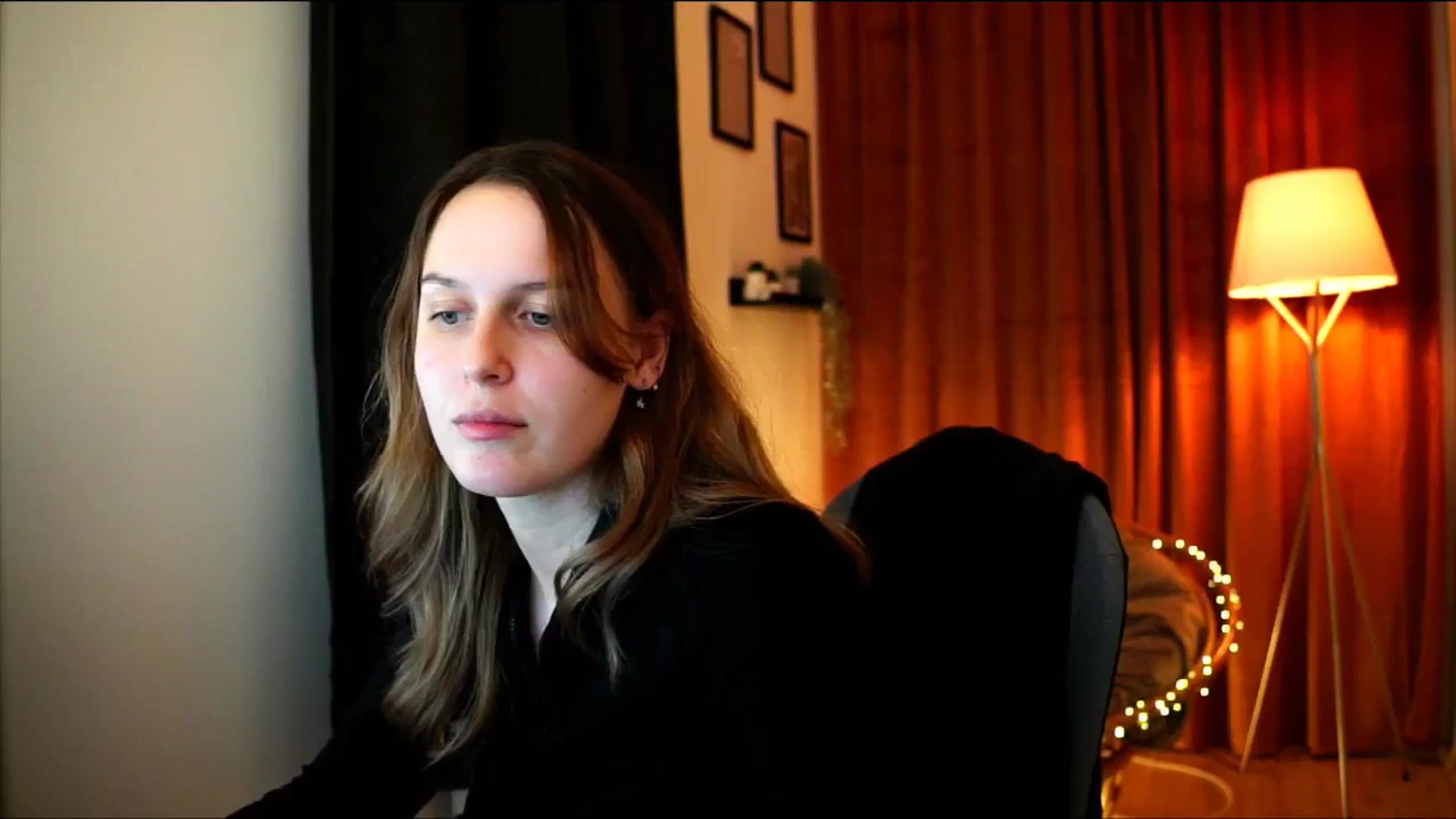 Gallery image thumbnail from sweetpulse_'s myfreecams stream on, 11/24/2024, 19:27 image 13 of 20
