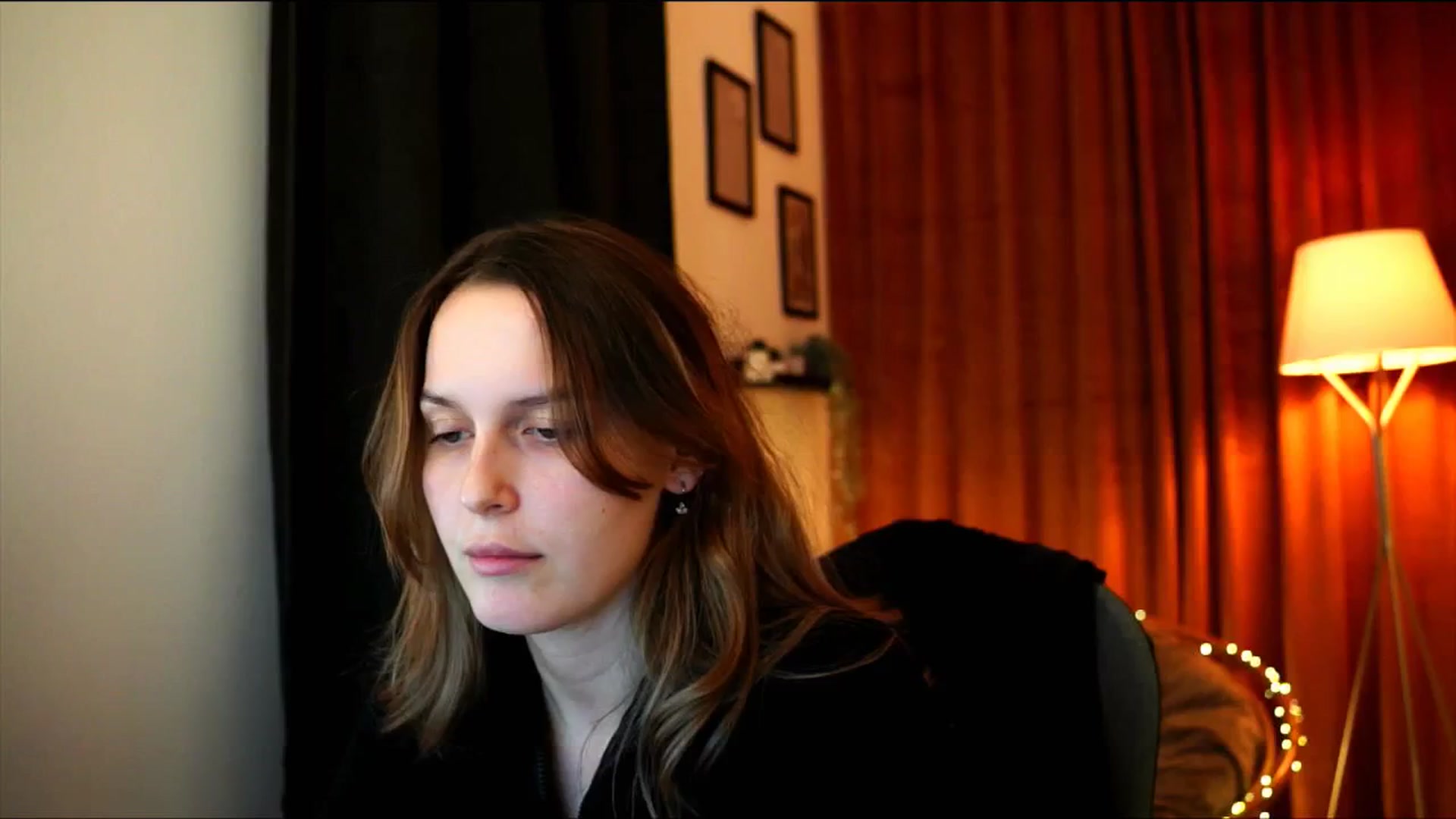 Gallery image thumbnail from sweetpulse_'s myfreecams stream on, 11/24/2024, 19:27 image 18 of 20