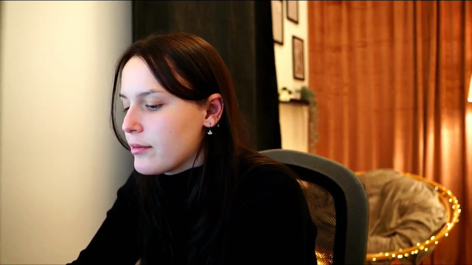 Gallery image thumbnail from sweetpulse_'s myfreecams stream on, 11/30/2024, 18:17 image 14 of 20