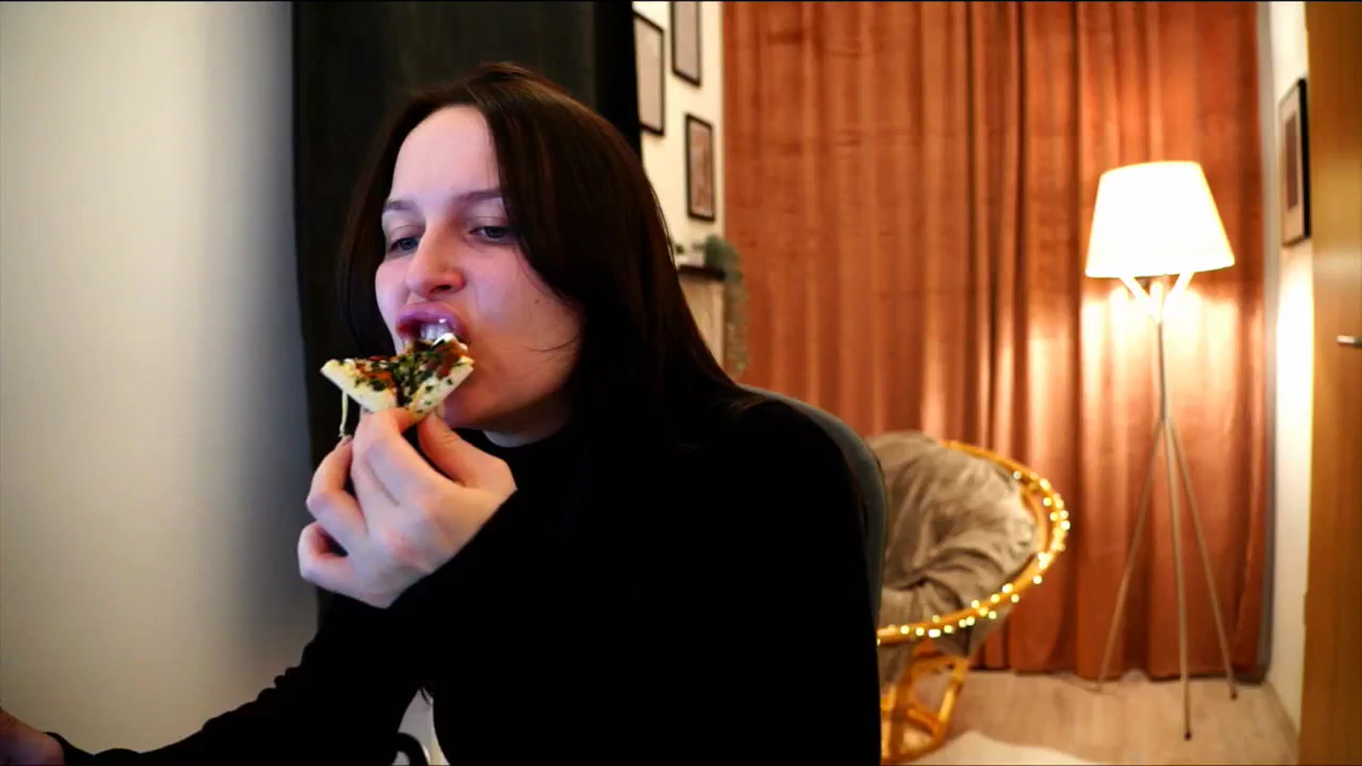 Gallery image thumbnail from sweetpulse_'s myfreecams stream on, 11/30/2024, 18:17 image 1 of 20