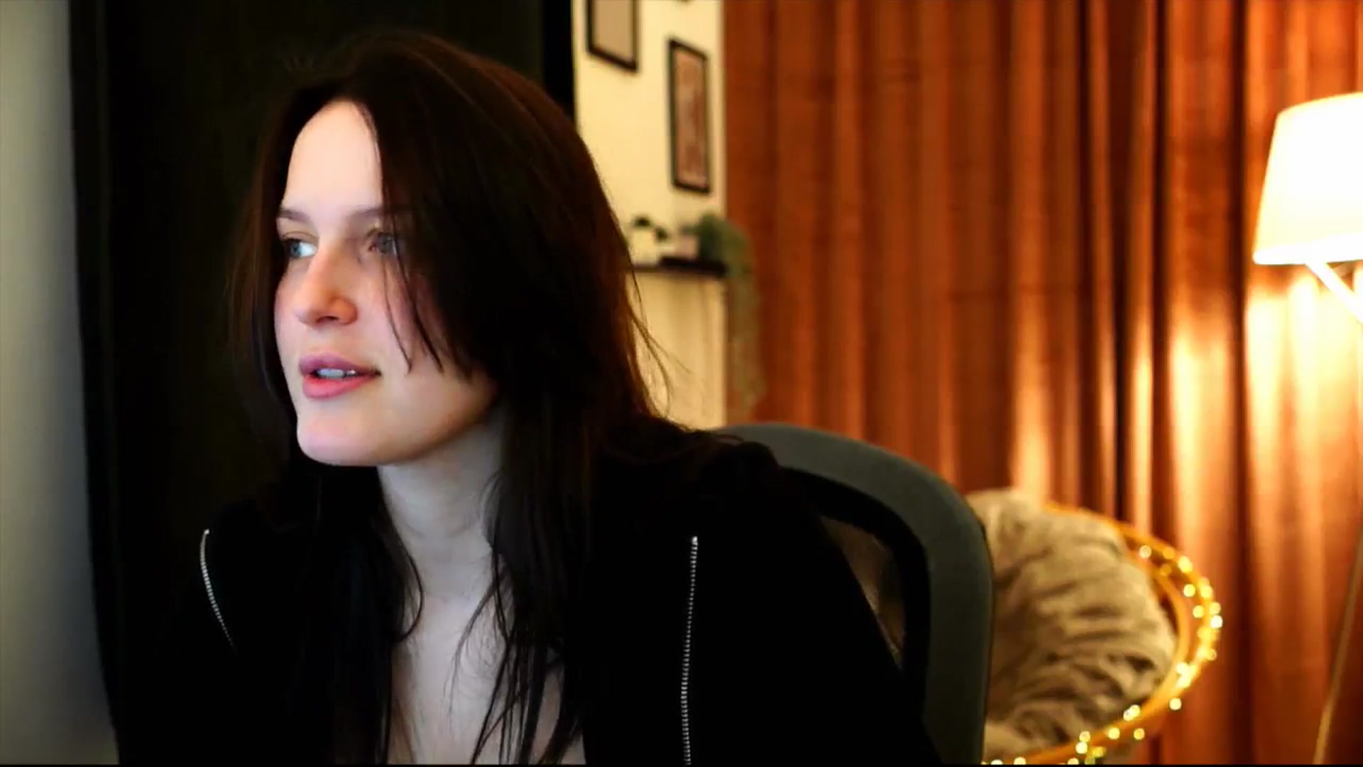 Gallery image thumbnail from sweetpulse_'s myfreecams stream on, 12/03/2024, 09:50 image 6 of 20