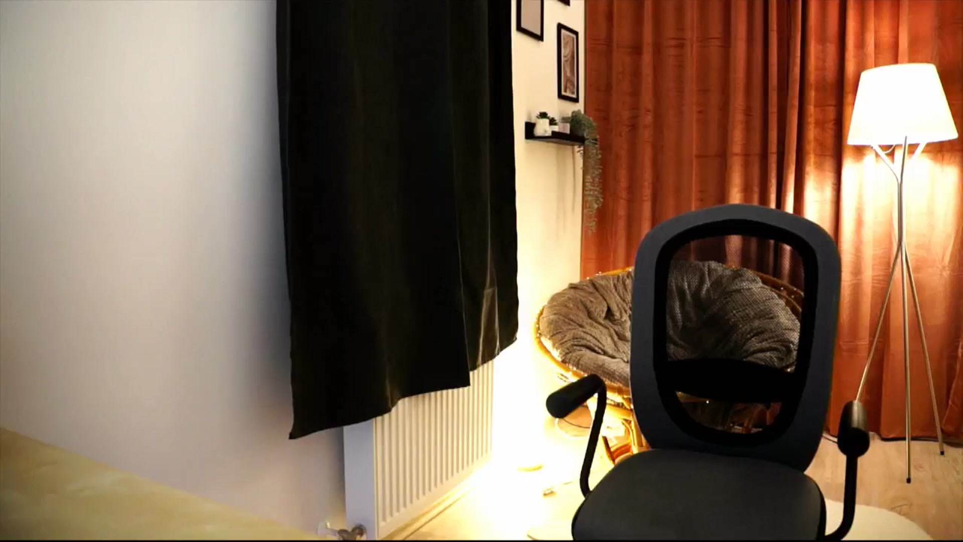 Gallery image thumbnail from sweetpulse_'s myfreecams stream on, 12/03/2024, 10:53 image 5 of 20