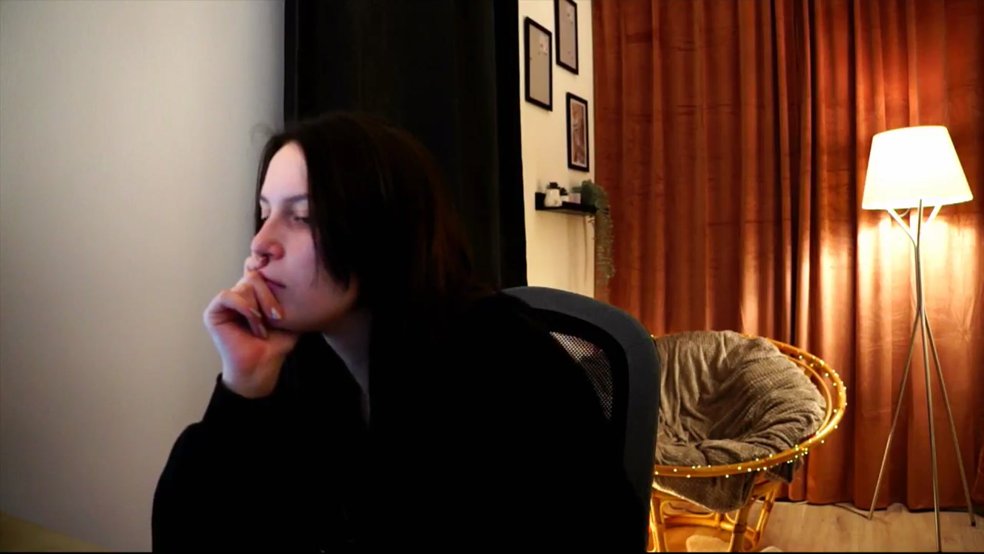 Gallery image thumbnail from sweetpulse_'s myfreecams stream on, 12/03/2024, 10:53 image 7 of 20