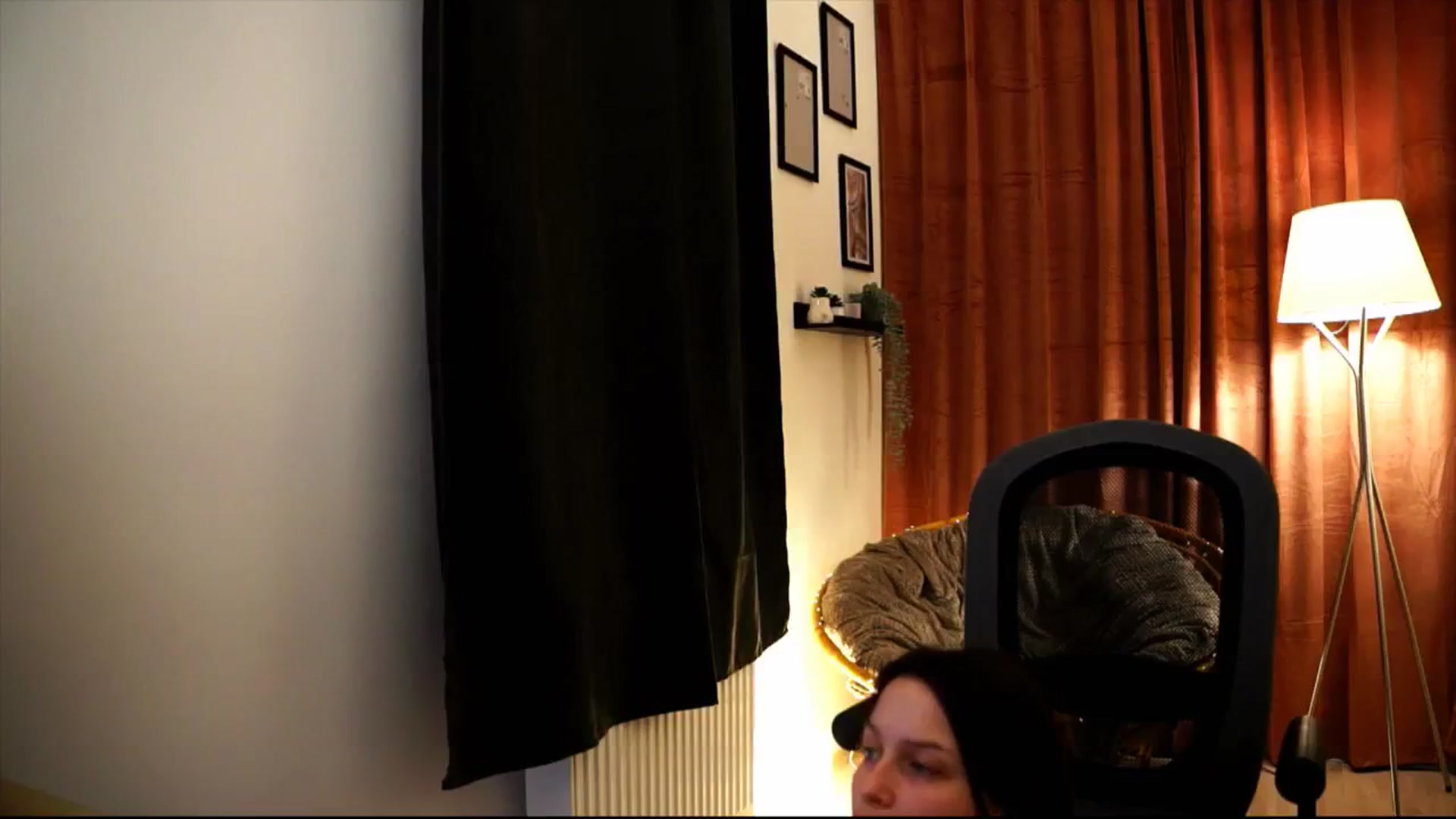 Gallery image thumbnail from sweetpulse_'s myfreecams stream on, 12/03/2024, 10:53 image 3 of 20