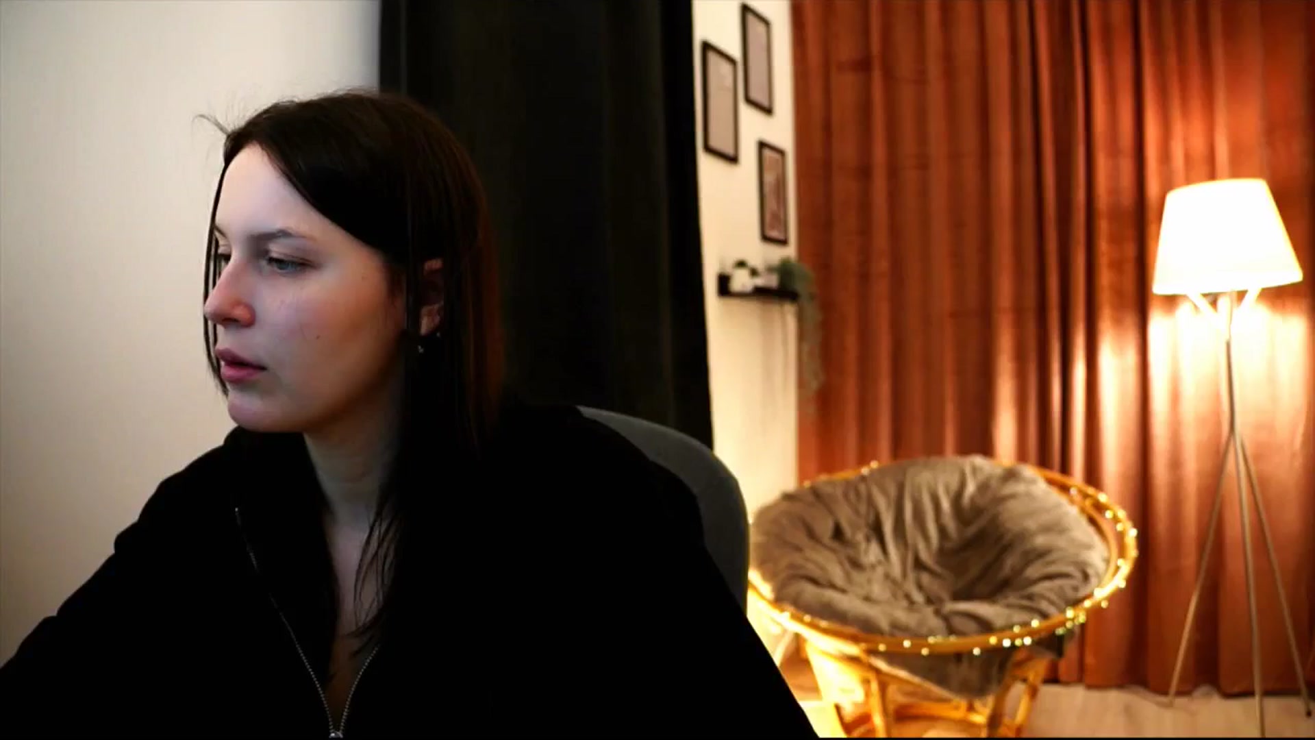 Gallery image thumbnail from sweetpulse_'s myfreecams stream on, 12/03/2024, 10:53 image 1 of 20