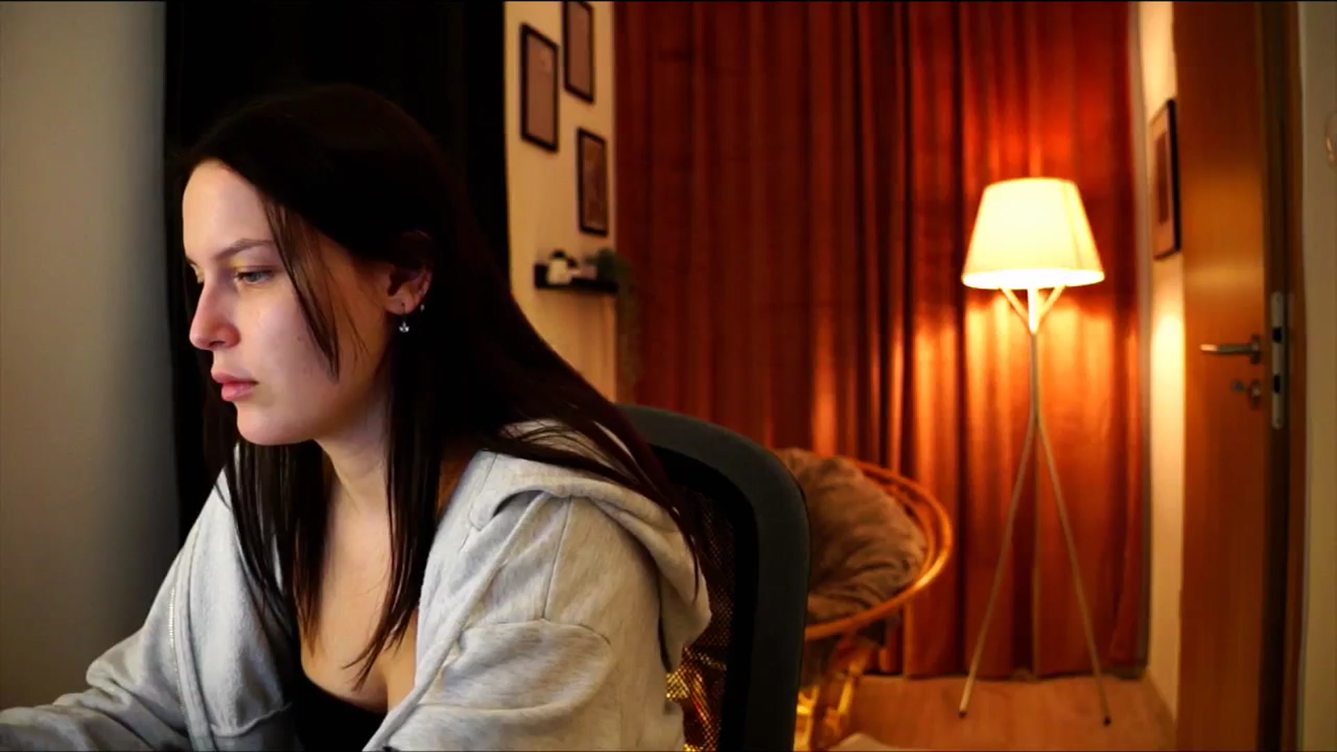 Gallery image thumbnail from sweetpulse_'s myfreecams stream on, 12/05/2024, 09:39 image 11 of 20