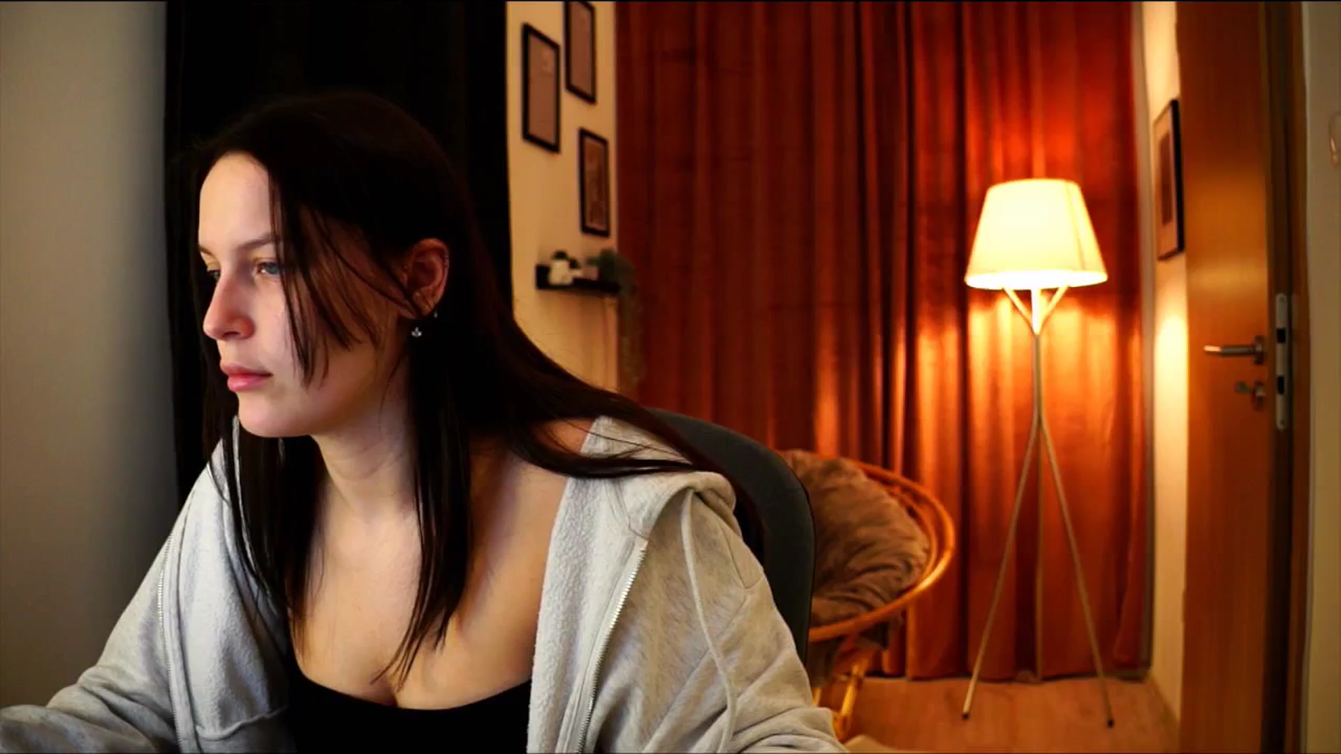 Gallery image thumbnail from sweetpulse_'s myfreecams stream on, 12/05/2024, 09:39 image 13 of 20