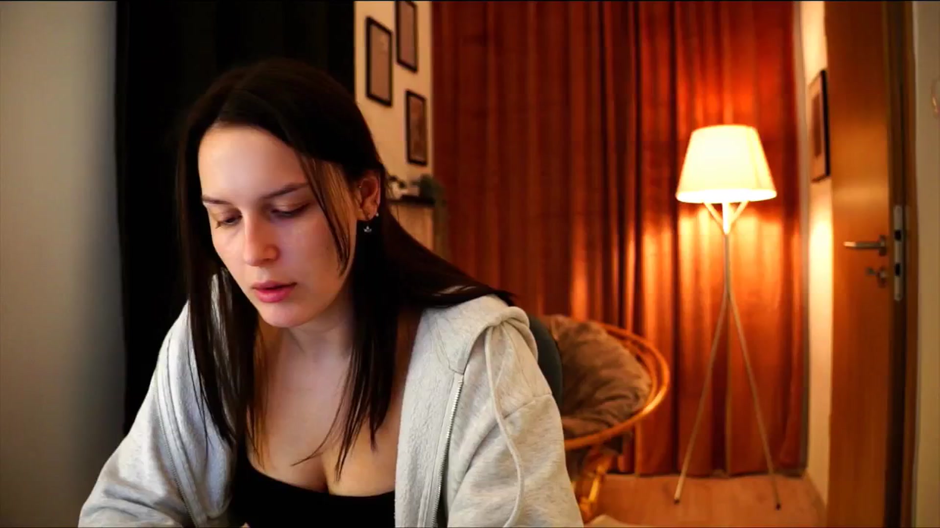 Gallery image thumbnail from sweetpulse_'s myfreecams stream on, 12/05/2024, 09:39 image 9 of 20