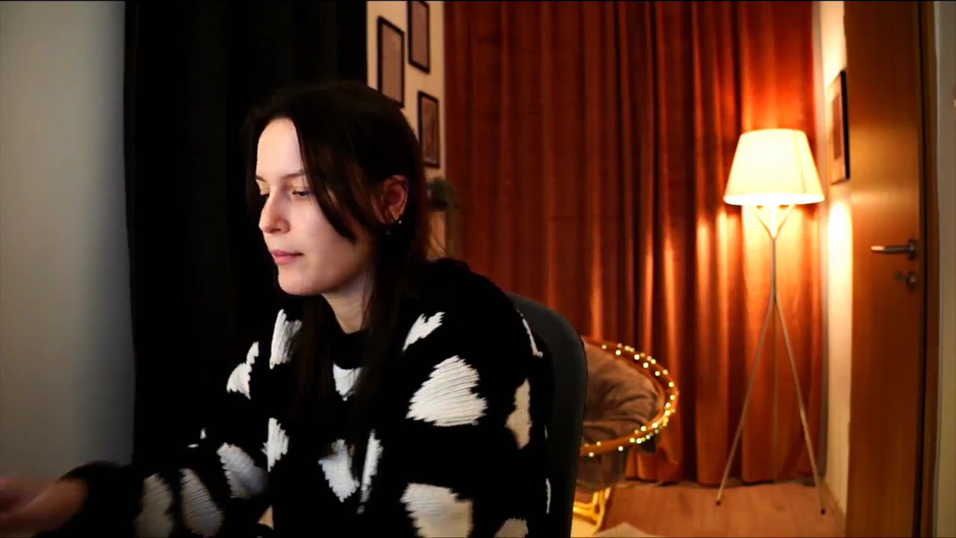 Gallery image thumbnail from sweetpulse_'s myfreecams stream on, 12/05/2024, 11:22 image 5 of 20