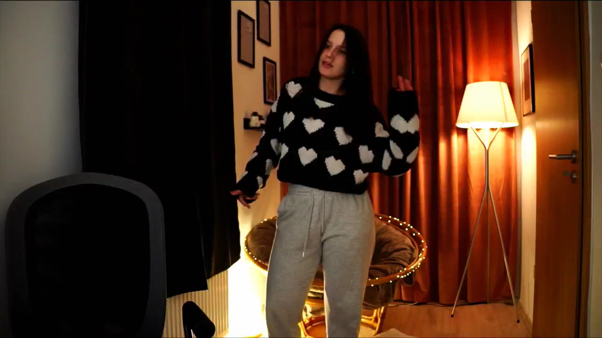 Gallery image thumbnail from sweetpulse_'s myfreecams stream on, 12/05/2024, 11:22 image 2 of 20