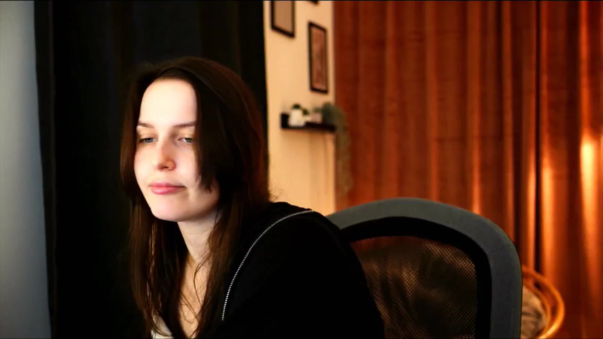 Gallery image thumbnail from sweetpulse_'s myfreecams stream on, 12/07/2024, 12:32 image 14 of 20