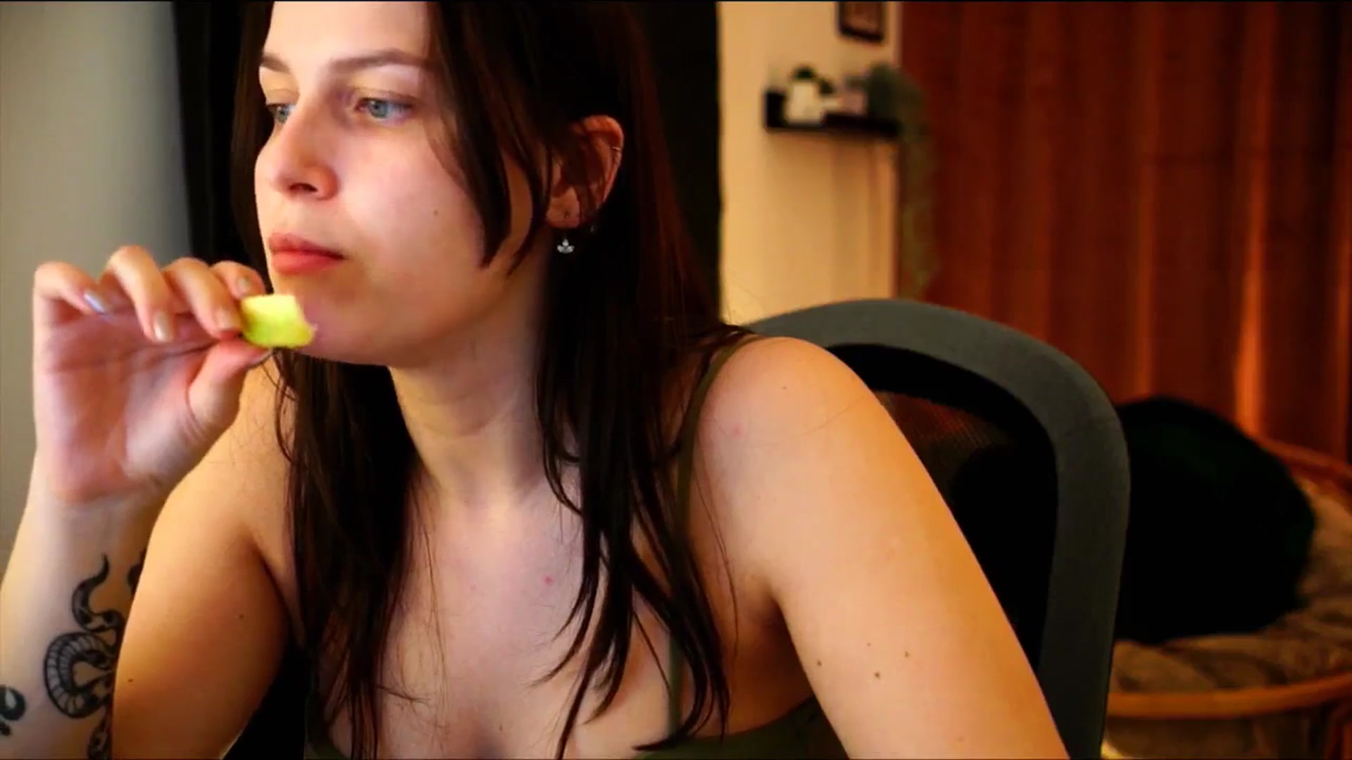 Gallery image thumbnail from sweetpulse_'s myfreecams stream on, 12/07/2024, 17:59 image 16 of 20
